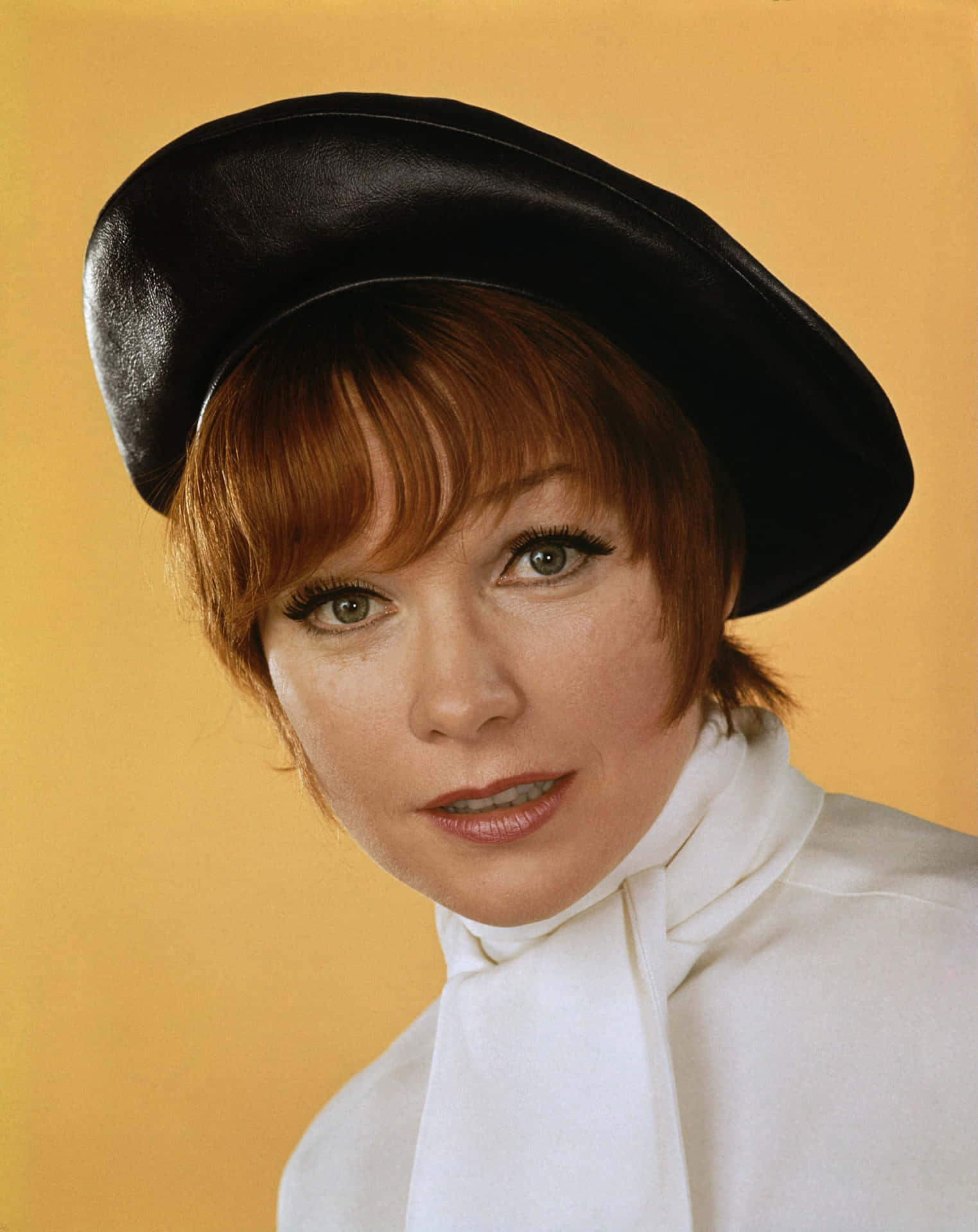 1523x1920 Shirley Maclaine Wallpaper