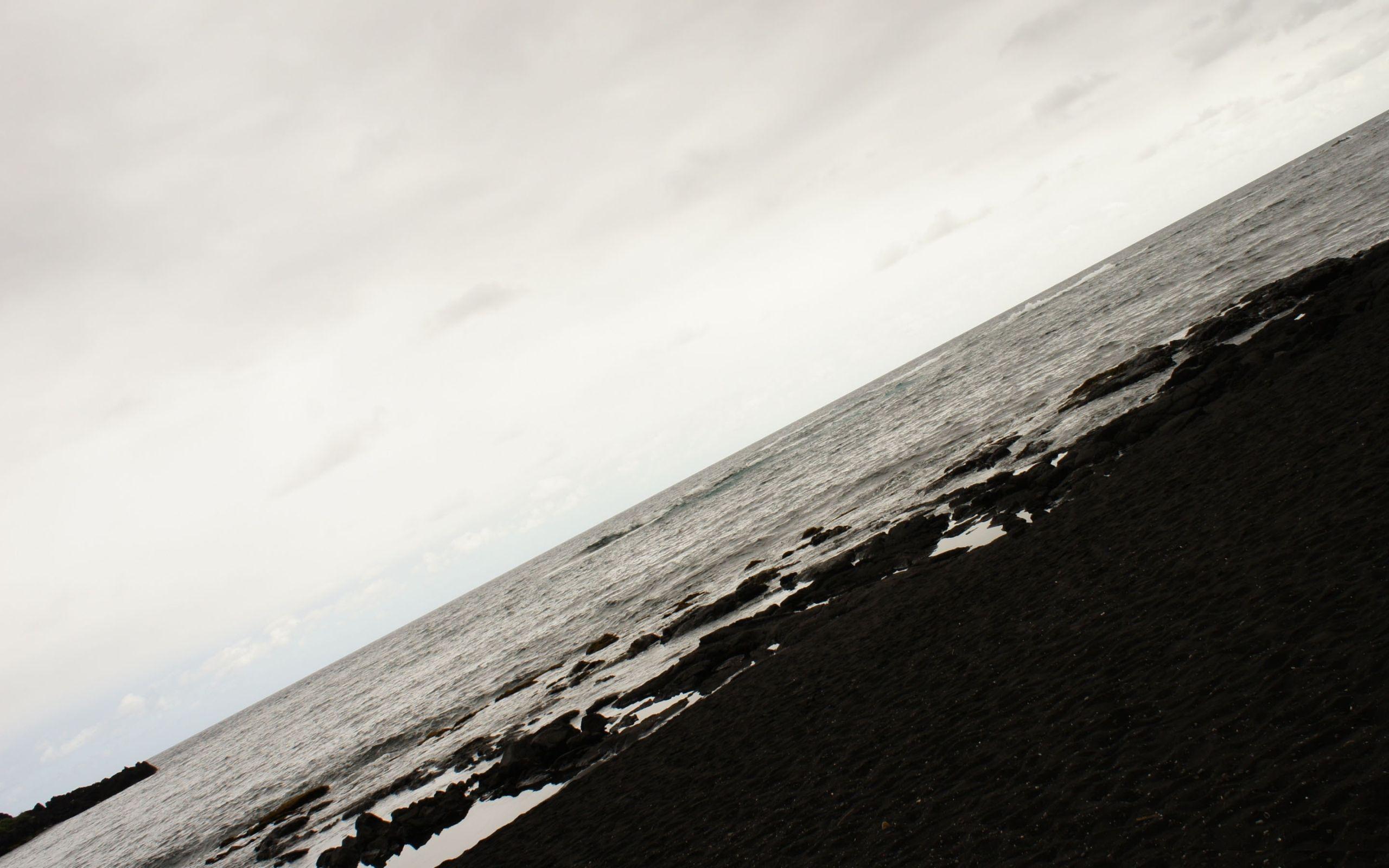 2560x1600 Black Sand Beach Hawaii Mac Wallpaper Download