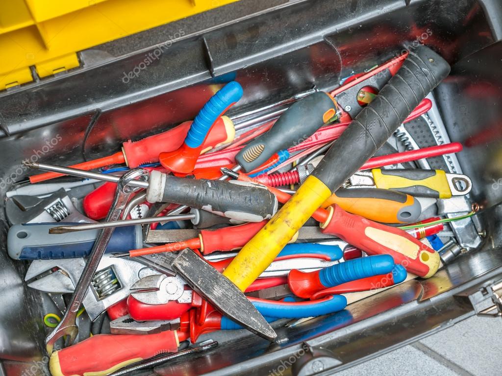 1024x768 Toolbox with tools
