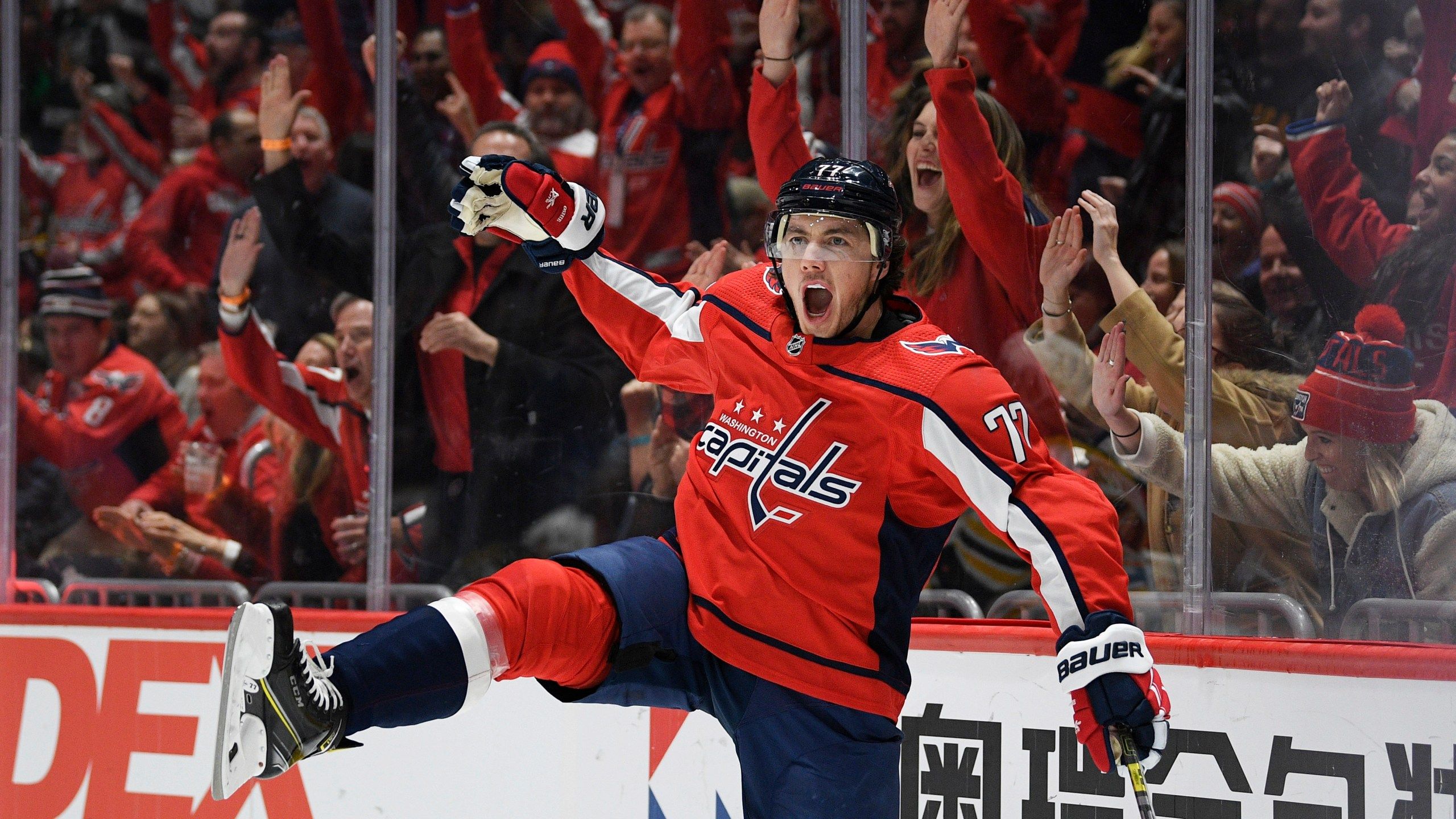 2560x1440 Capitals beat Bruins in showdown between NHL's top two teams