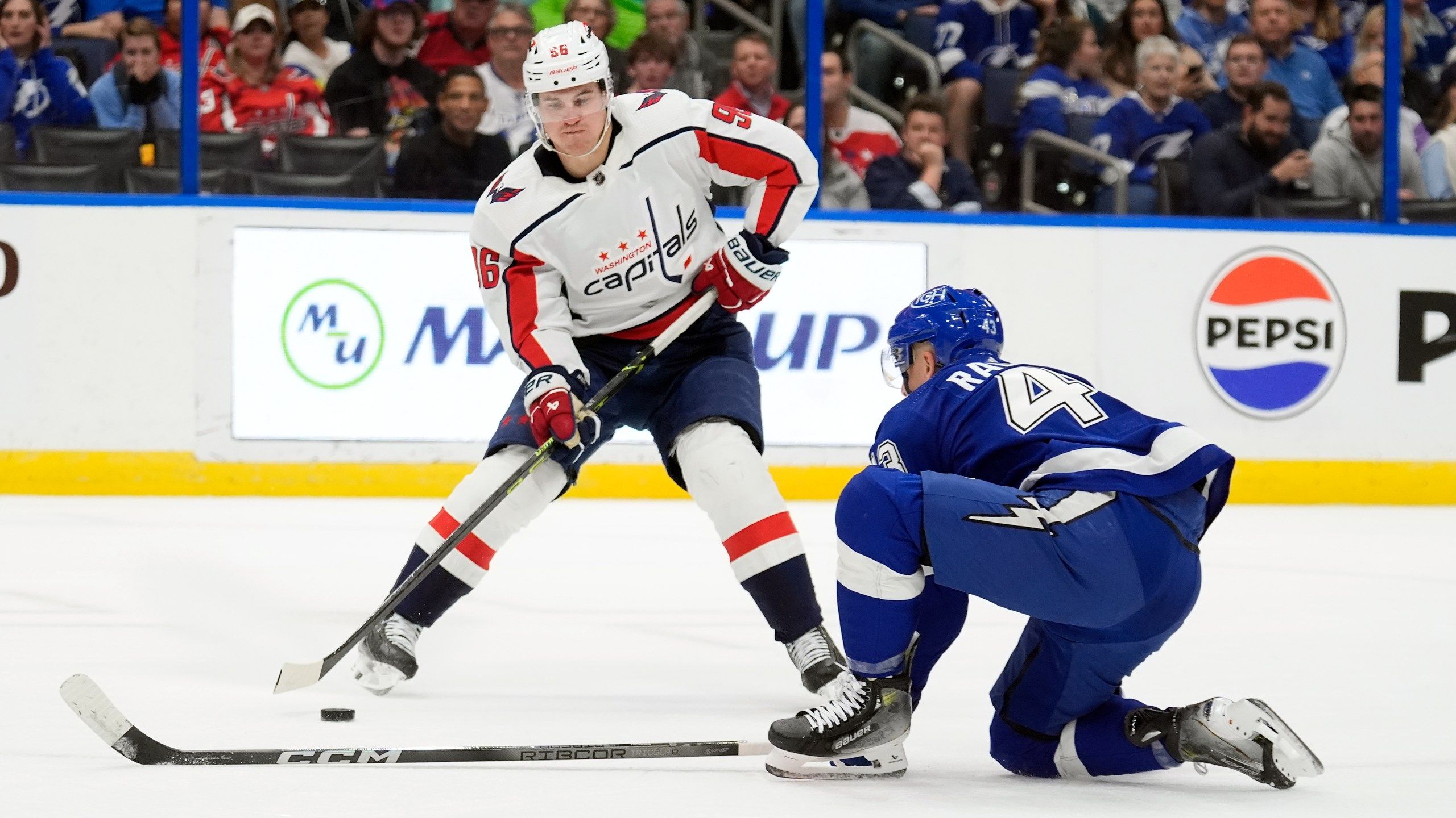 2560x1440 T.J. Oshie Departs Capitals' 5 3 Win Over Lightning With Non Contact Injury. DC News Now