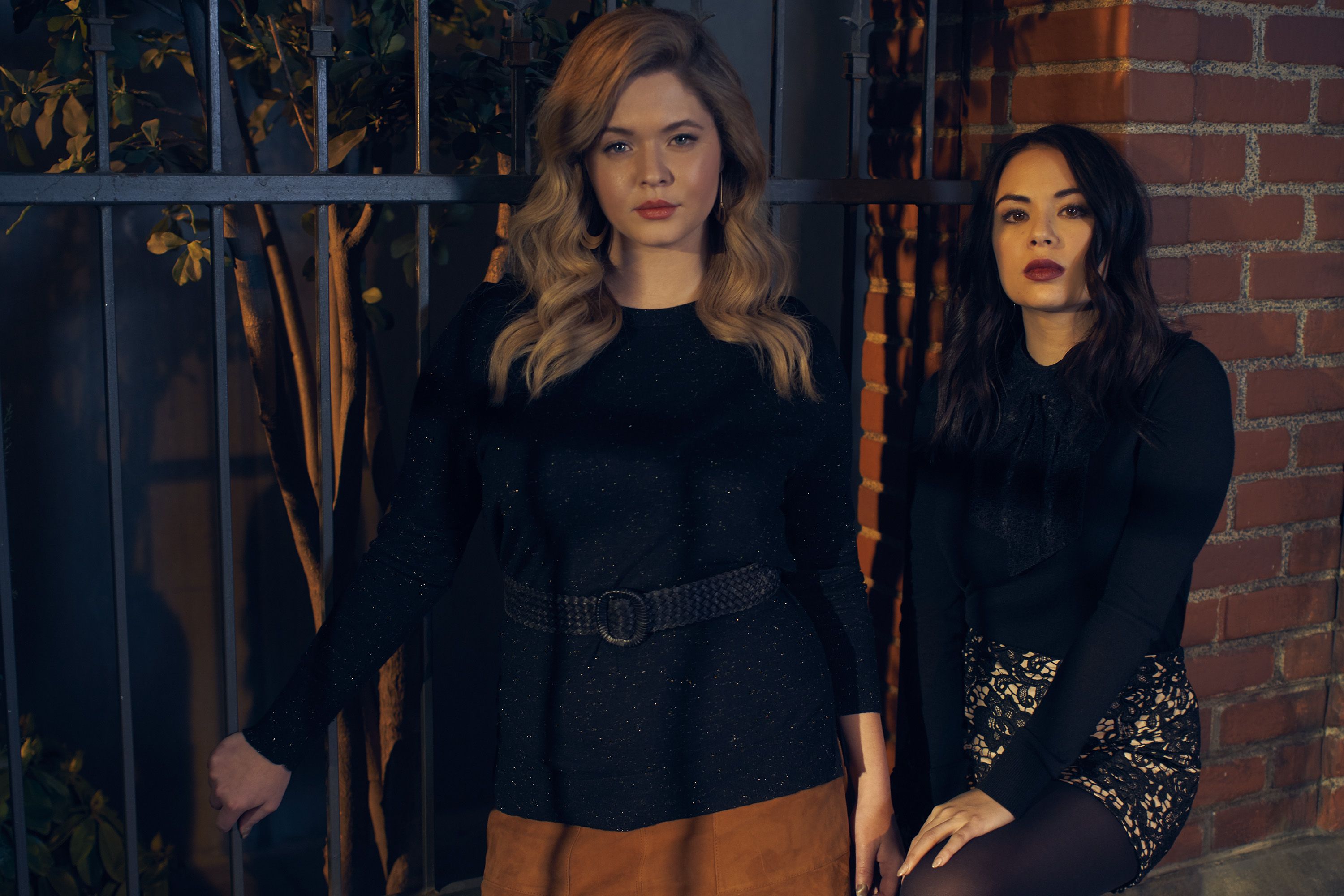 3000x2001 Download Janel Parrish Sasha Pieterse TV Show Pretty Little Liars: The Perfectionists HD Wallpaperx2001