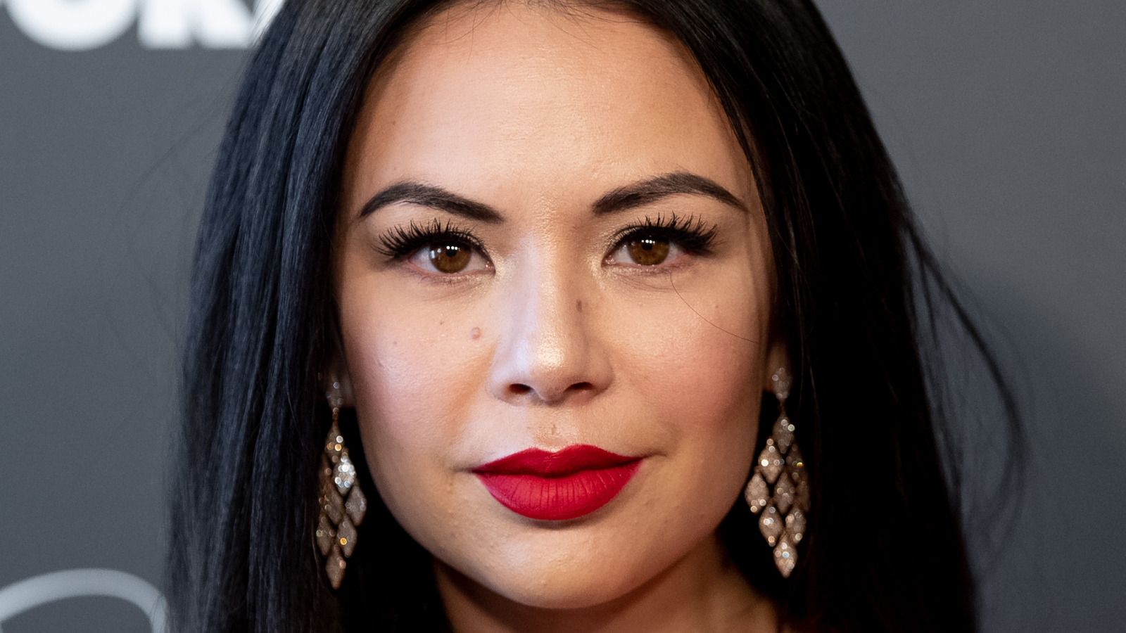 1600x900 Janel Parrish Shares Her Best Makeup Tricks