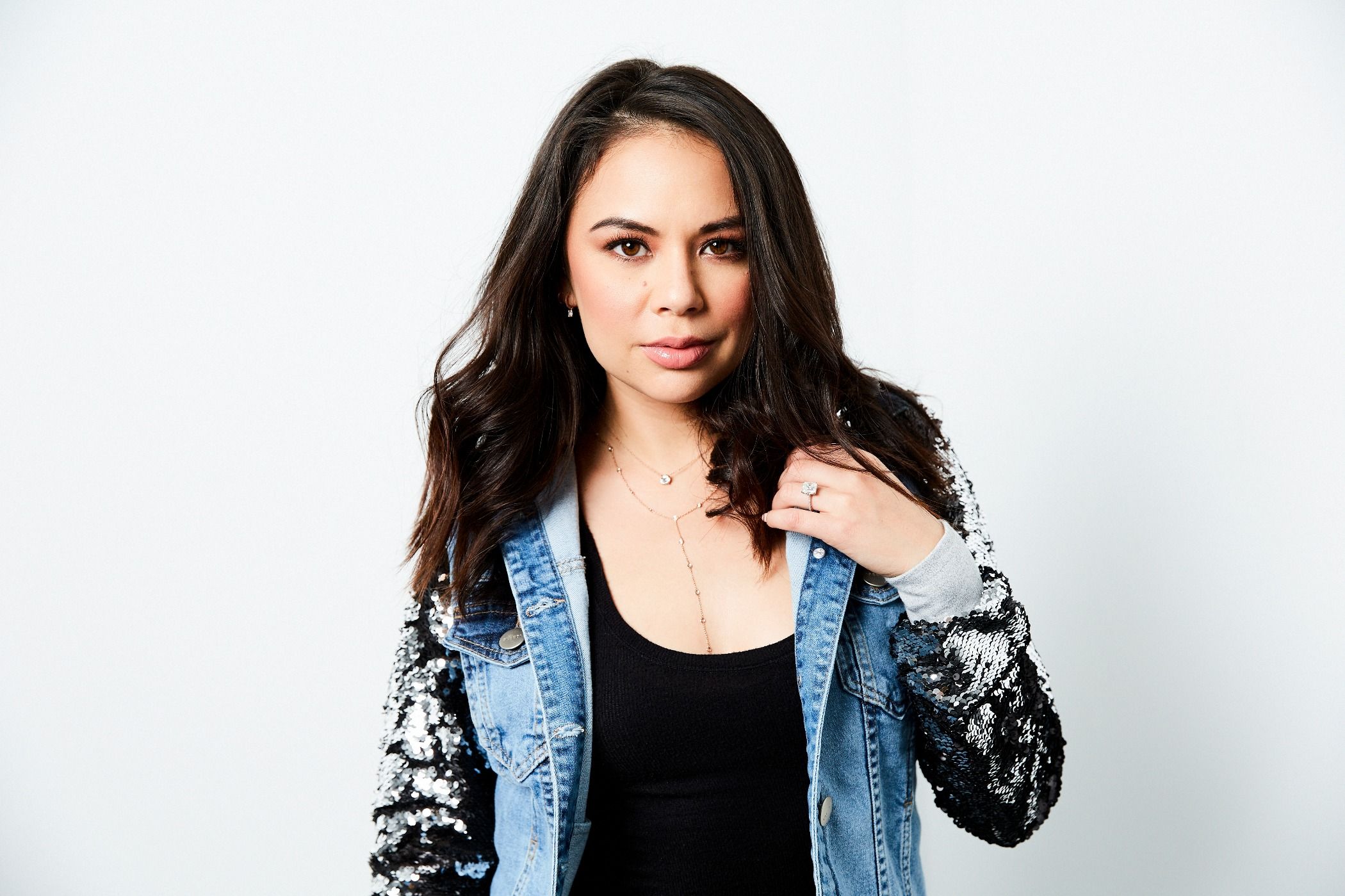2100x1399 Homes & Gardens presents: Wake up with. Janel Parrish. Homes and Gardens