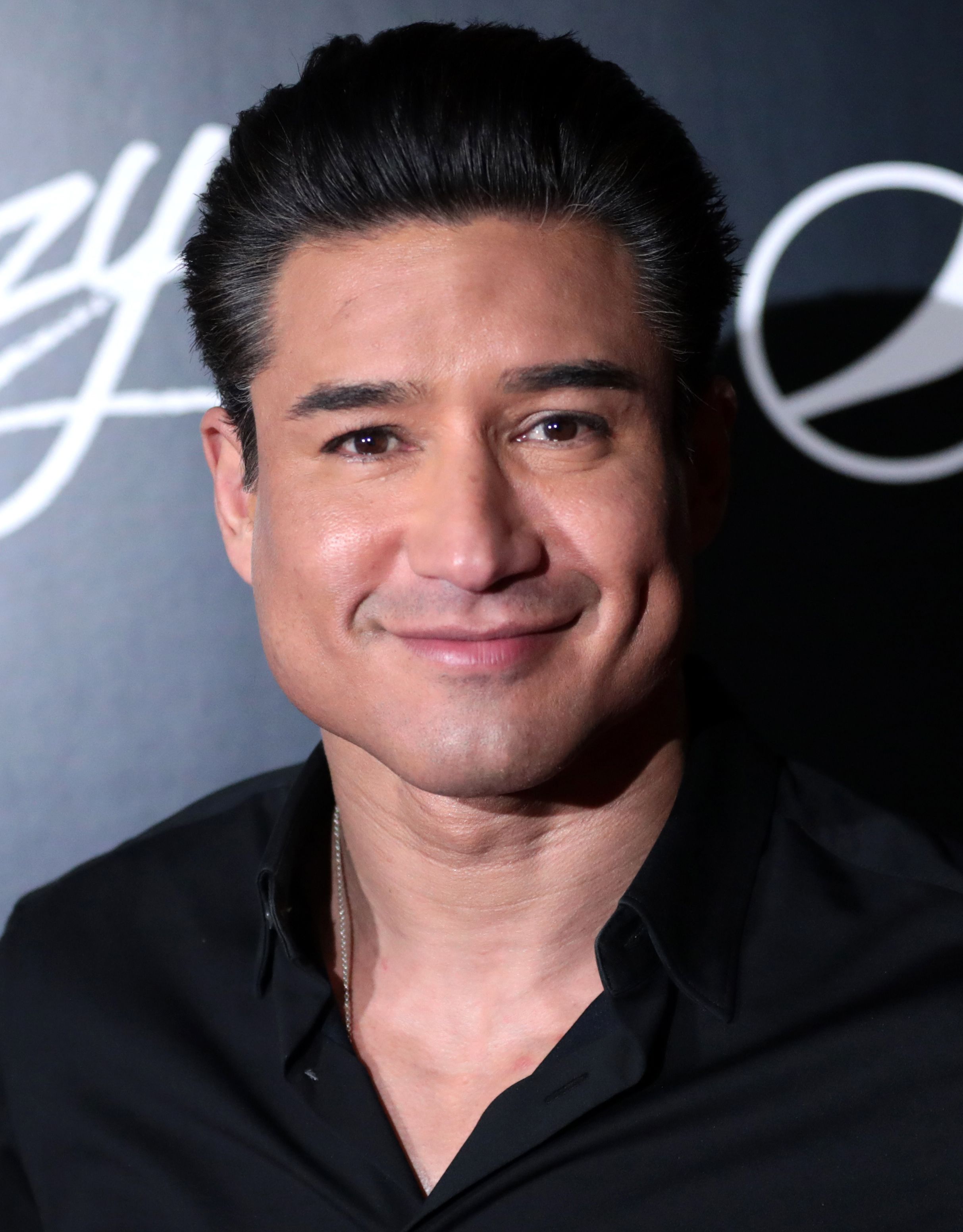 2426x3104 Mario Lopez