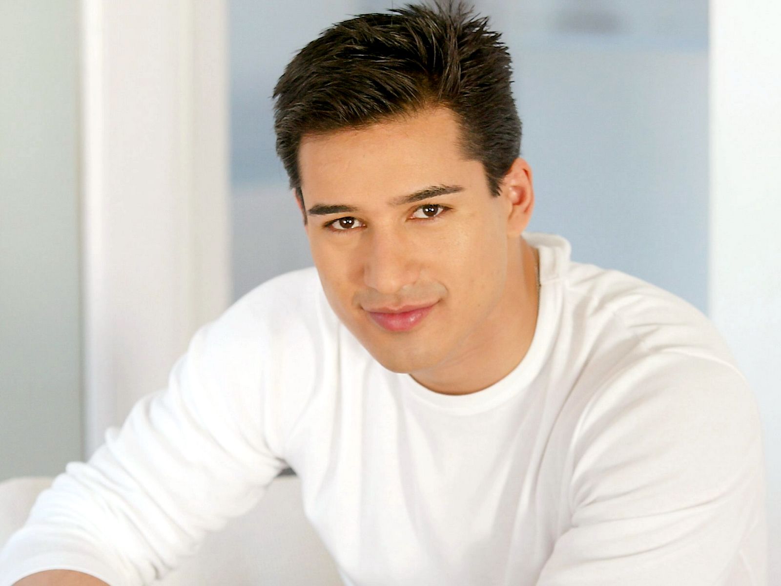 1600x1200 markgottlieb: Mario Lopez Wallpaper