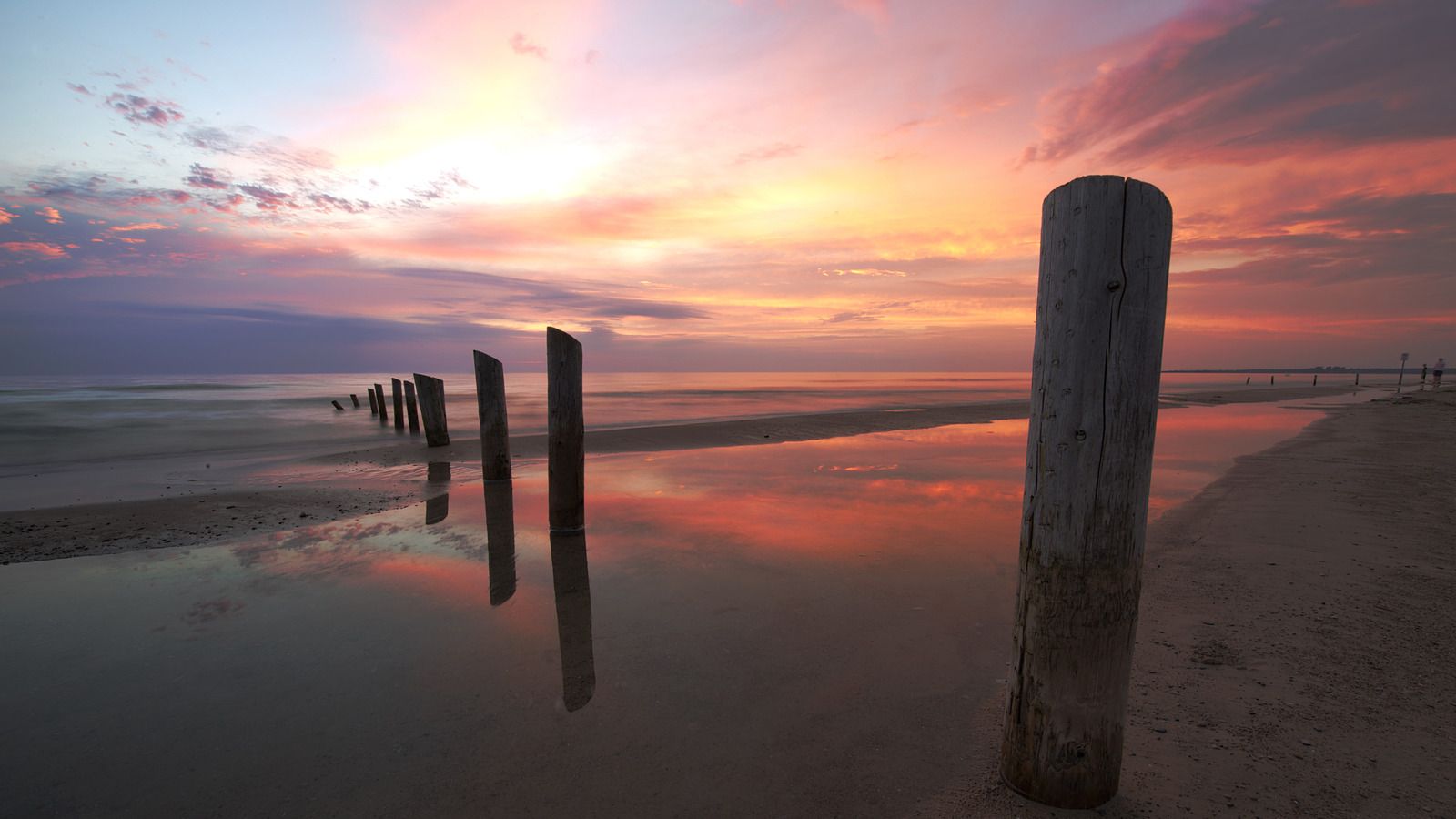1600x900 This Canadian Beach On The Shores Of Lake Huron Is Beloved For Its Magical Sunsets