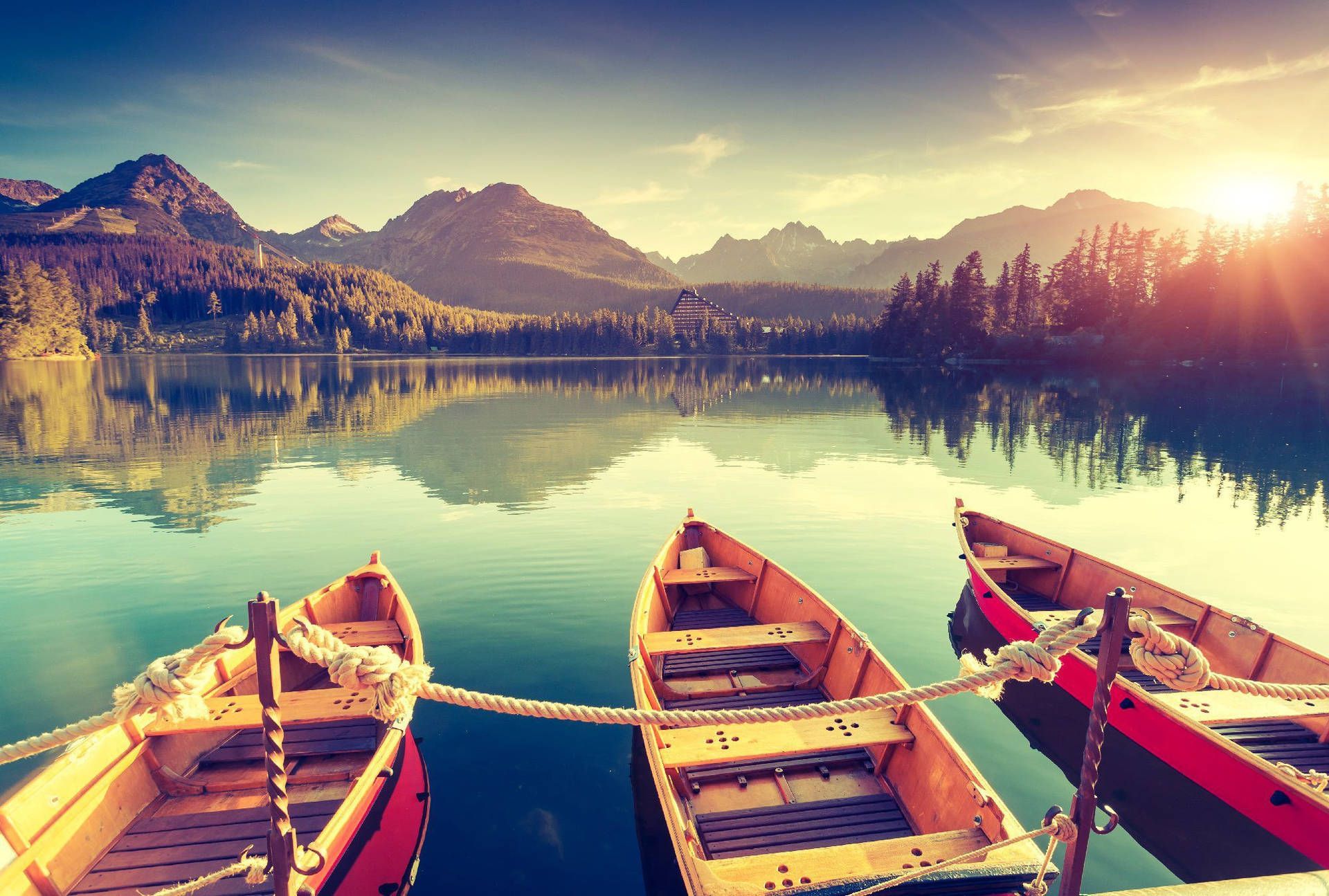1920x1295 Scenic Wallpaper