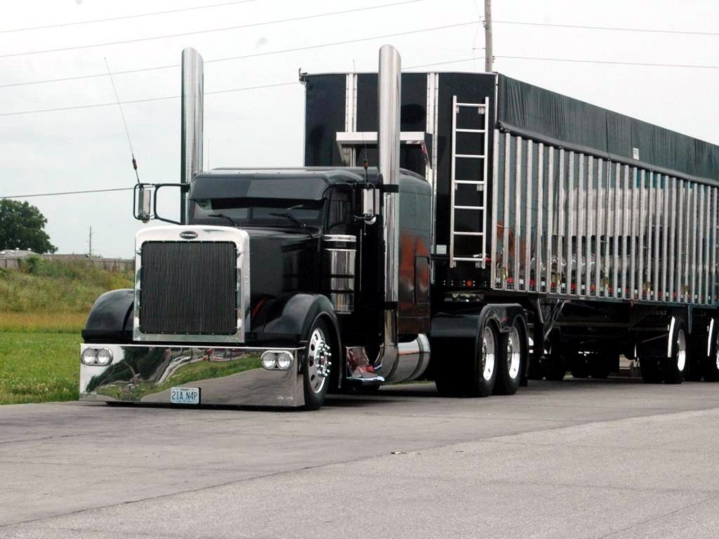 1024x768 Peterbilt 379 Wallpaper
