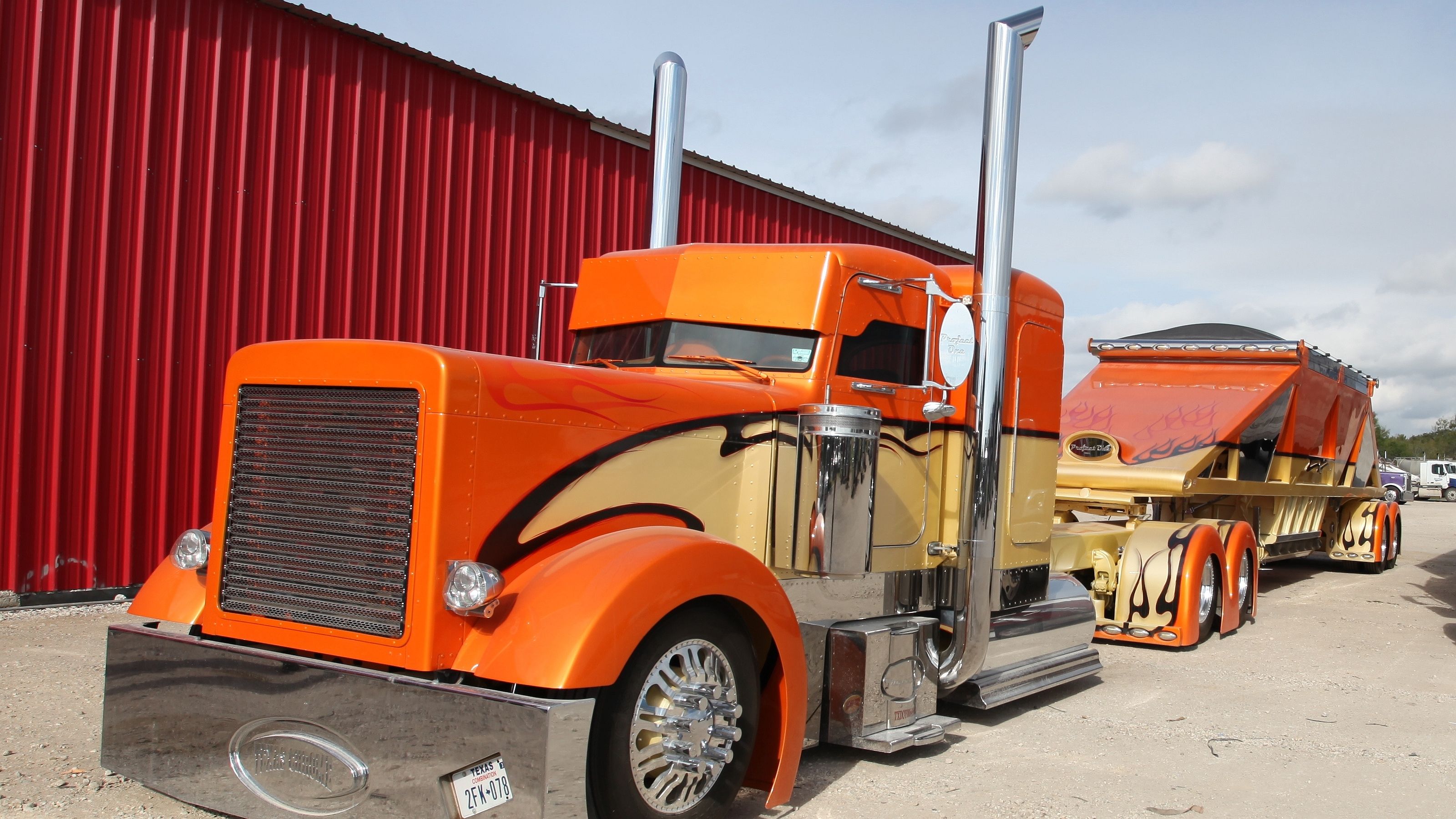3200x1800 Peterbilt Powerhouse: Stunning HD Vehicle Wallpaperx1800