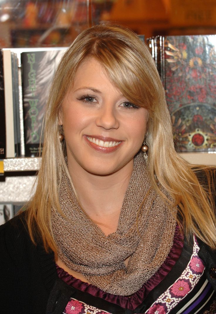 736x1071 Jodie Sweetin. Jodie sweetin, Full house, Celebrities