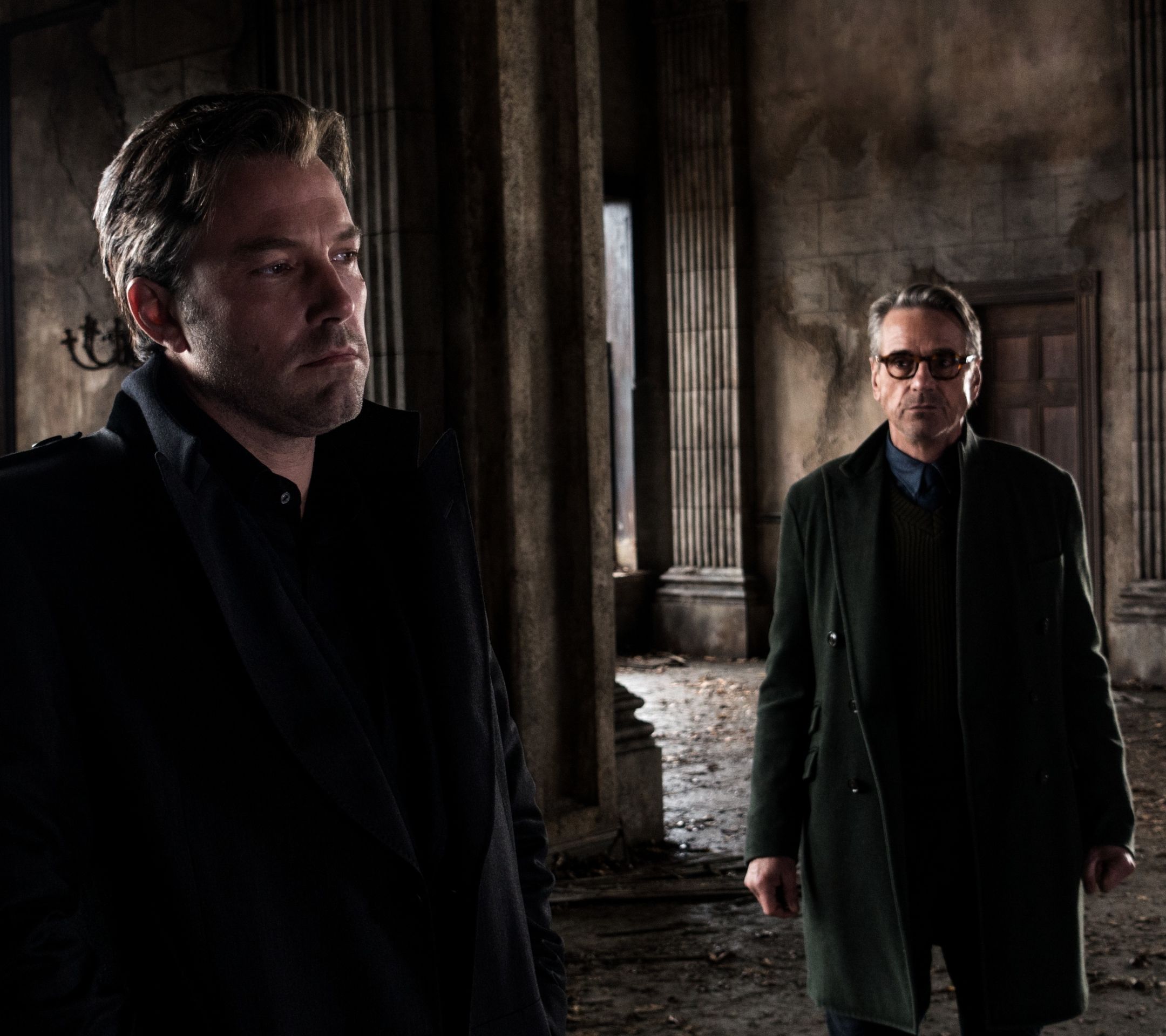 2160x1920 Desktop wallpaper: Movie, Batman V Superman: Dawn Of Justice, Batman, Ben Affleck, Alfred Pennyworth, Jeremy Irons, Superman 4K free download for PC. 1107174