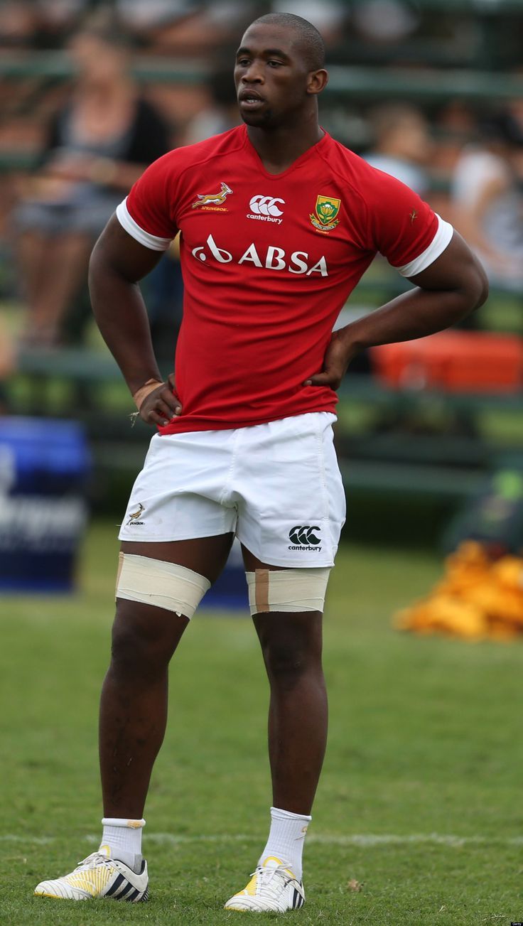 736x1303 SIYA KOLISI 20 AÑOS