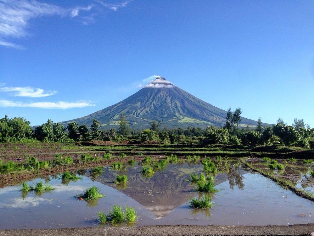 1024x768 highest point of the whole Bicol Region