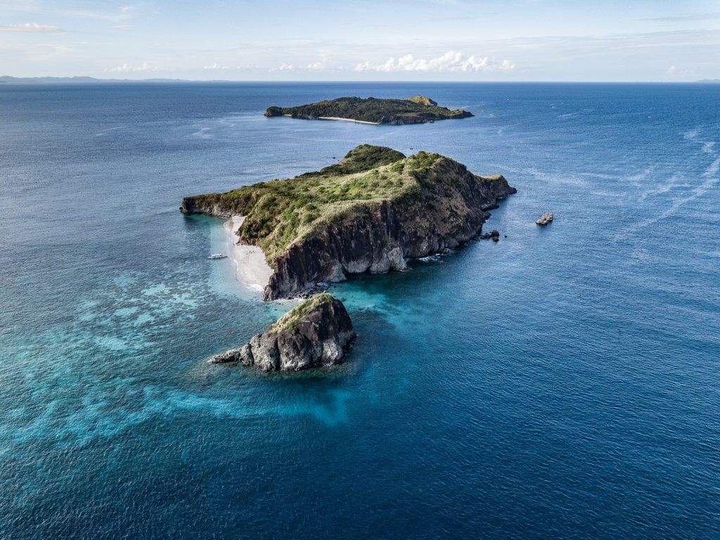1024x768 Volcanoes and Tropical Islands: Drone Picture From Bicol in the Philippines