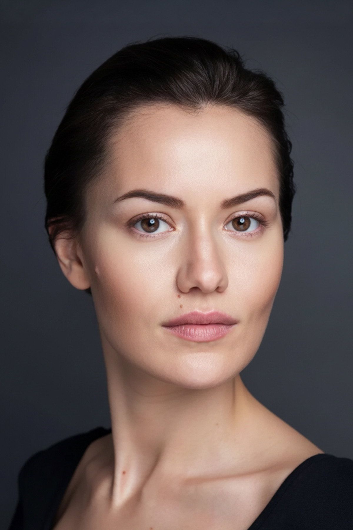 1200x1800 Fahriye Evcen Image