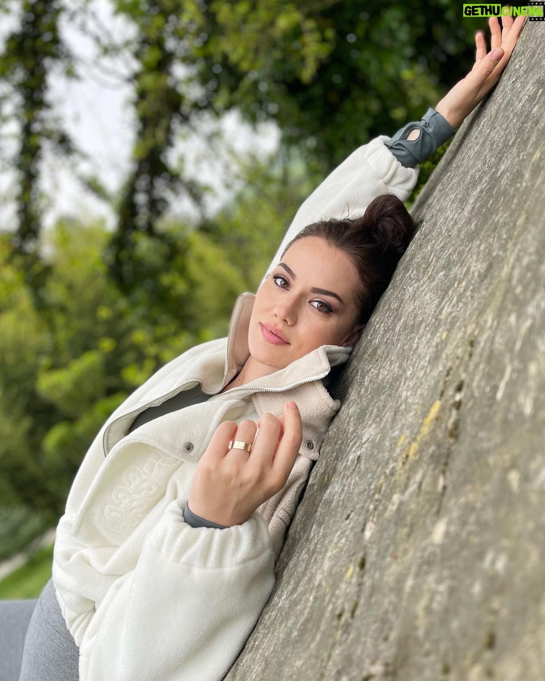 1080x1350 Fahriye Evcen Instagram