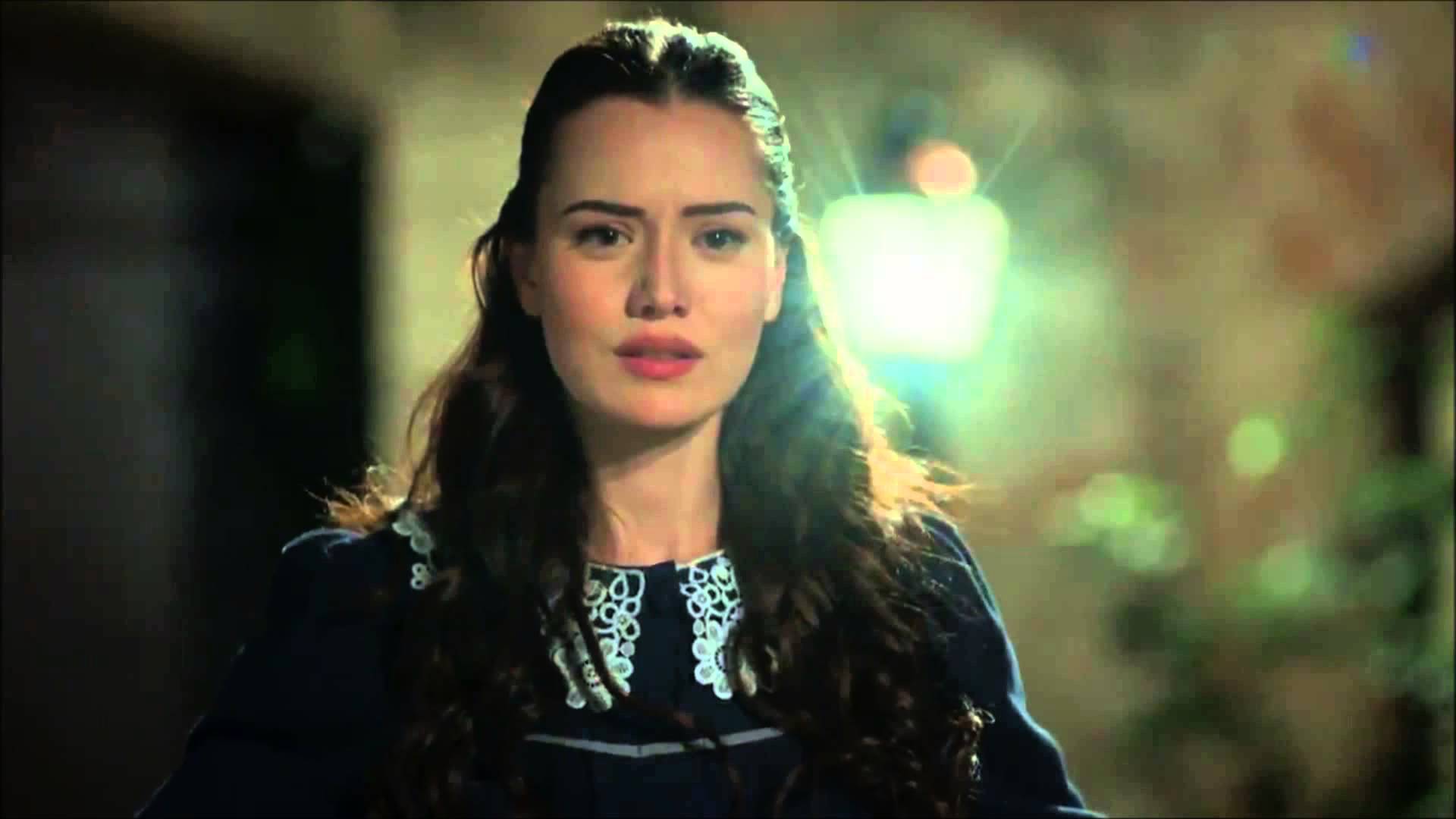 1920x1080 Fahriye Evcen, Height & Life Story. Super Stars Bio