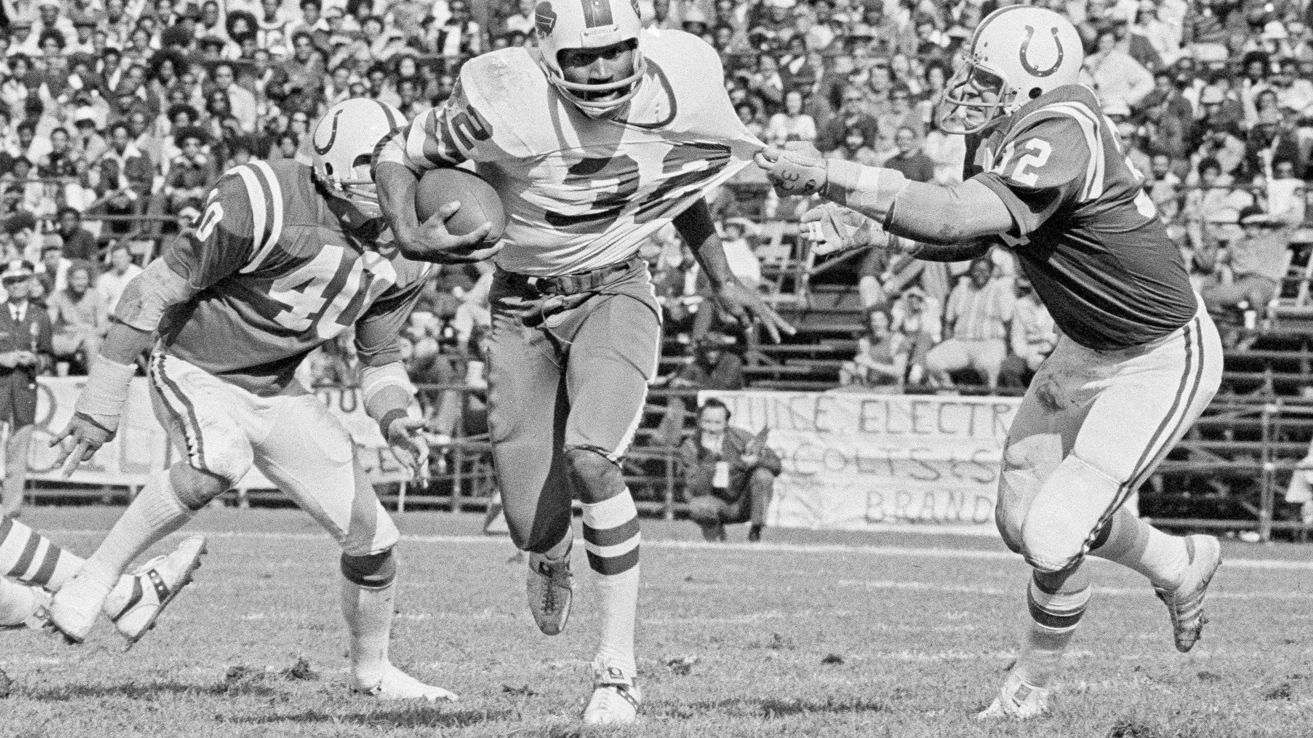 2560x1440 Before murder charges tarnished his legacy, O.J. Simpson was one of the NFL's greatest running backs