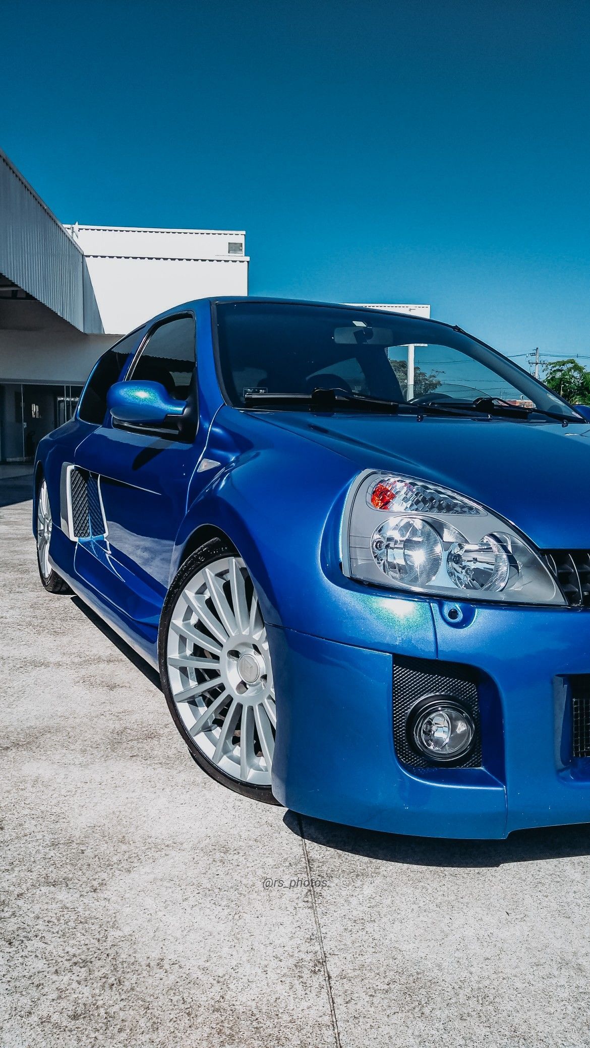 1170x2080 Renault Clio V6 Wallpaper