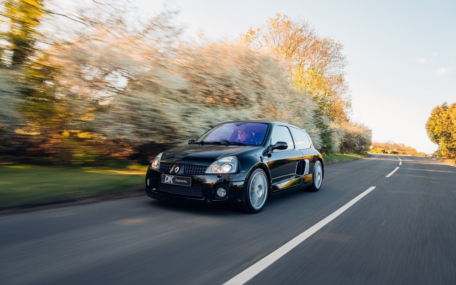1600x1000 Vehicle Archive Clio V6