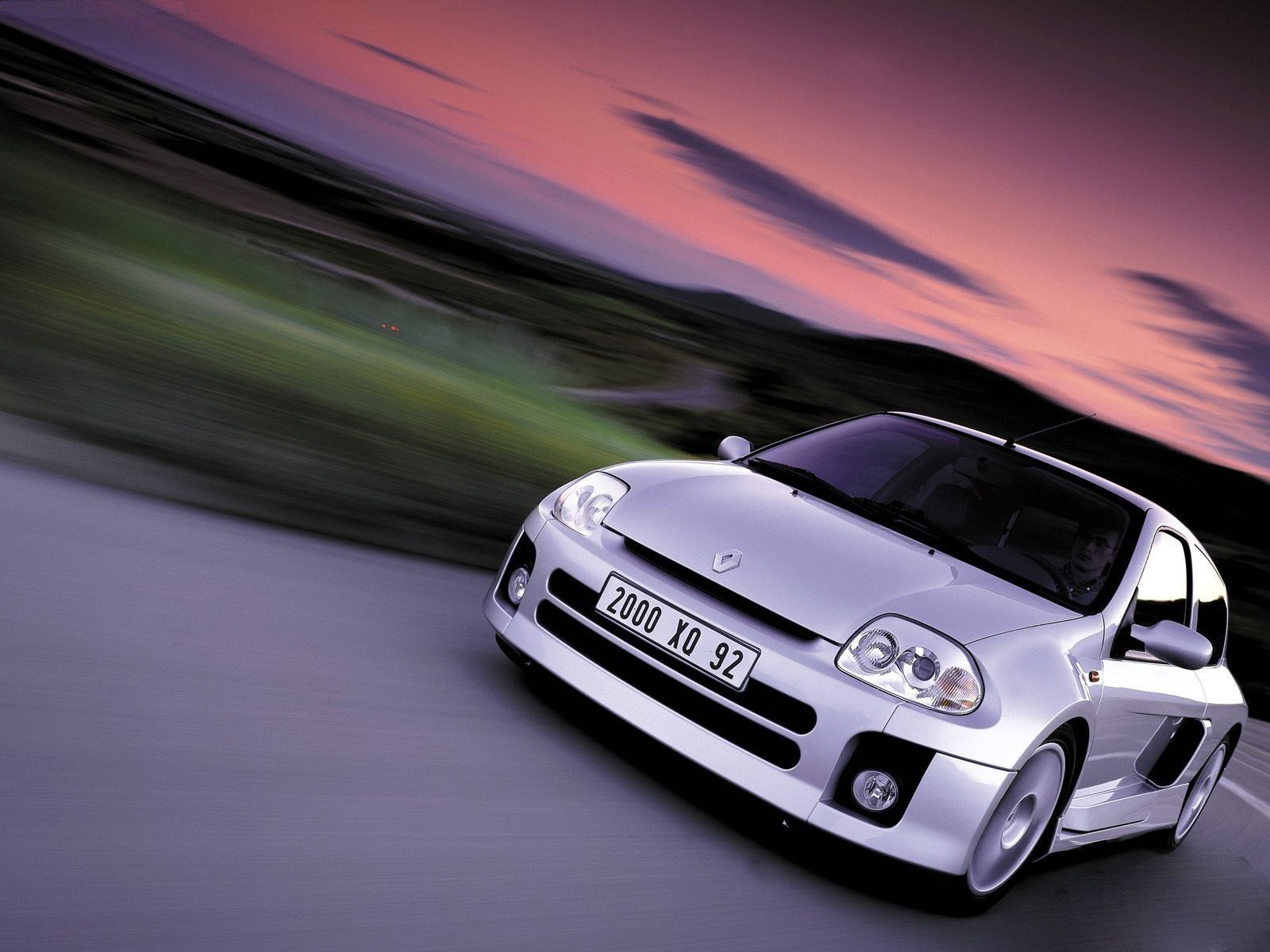 1600x1200 Renault Clio V6 Wallpaper