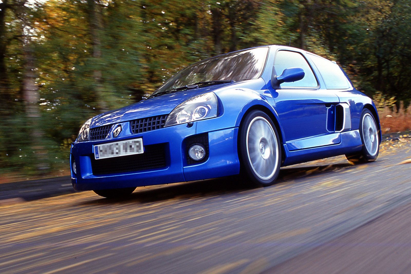 1600x1066 Middle management: Revisiting the Renault Clio V6