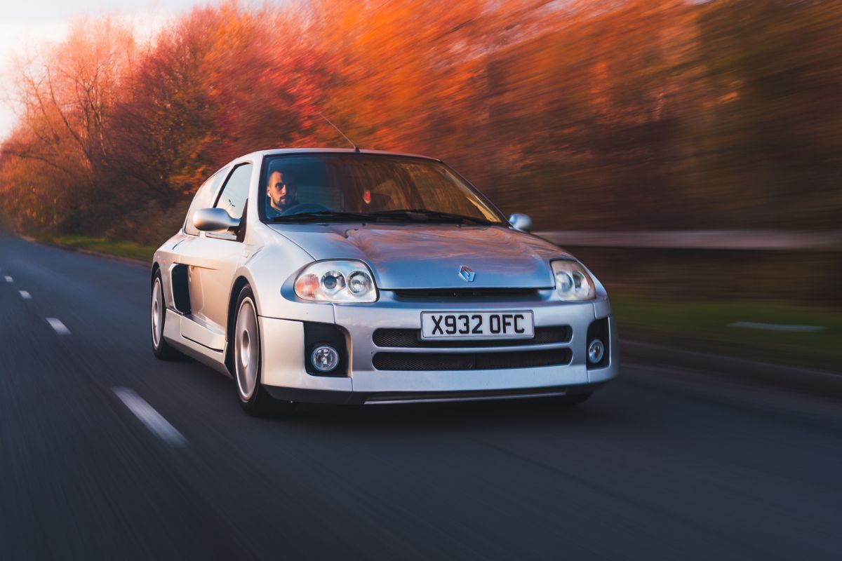 1200x800 Win This Renault Clio V6 for just 14p!