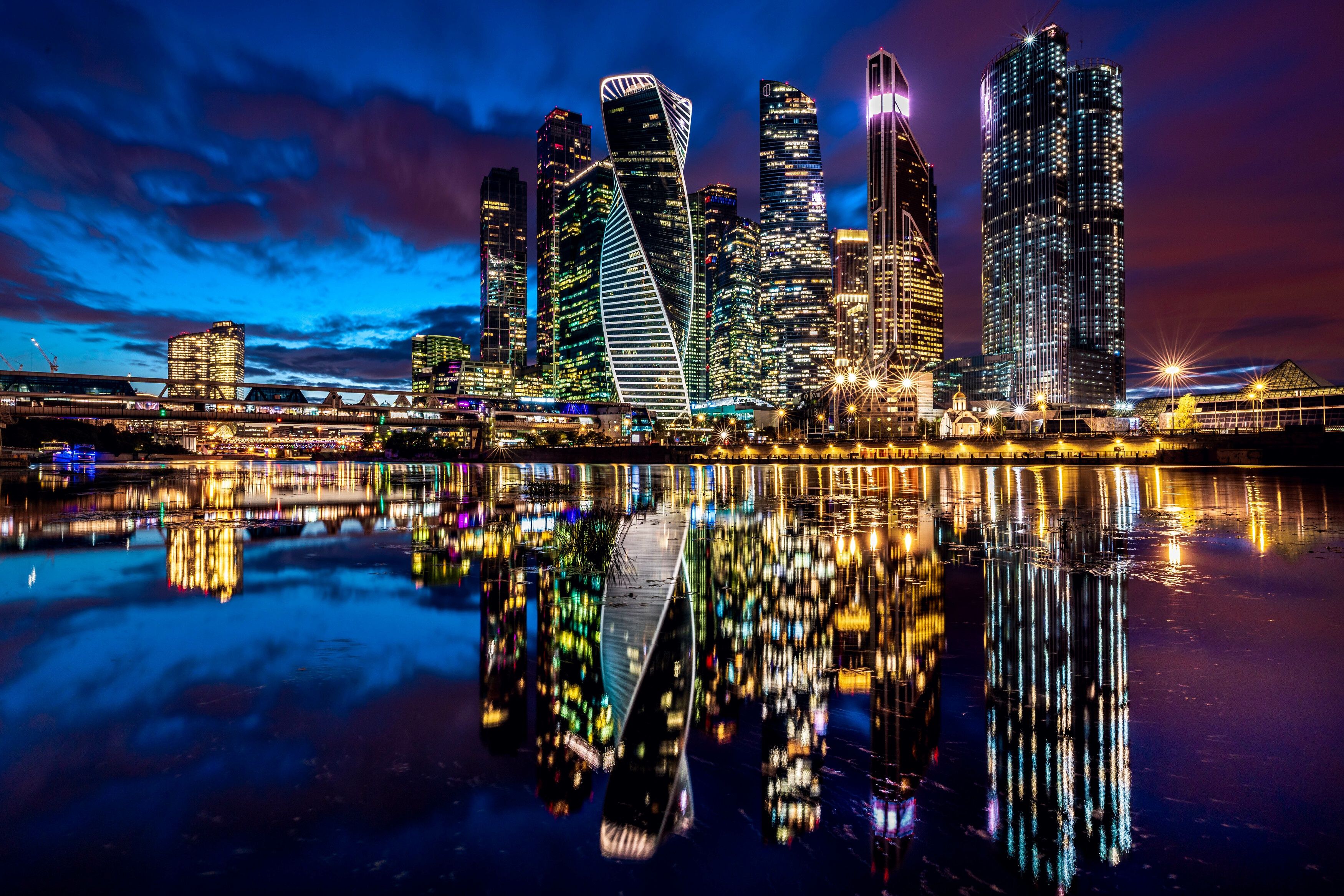 3500x2333 Moscow Night Mirror