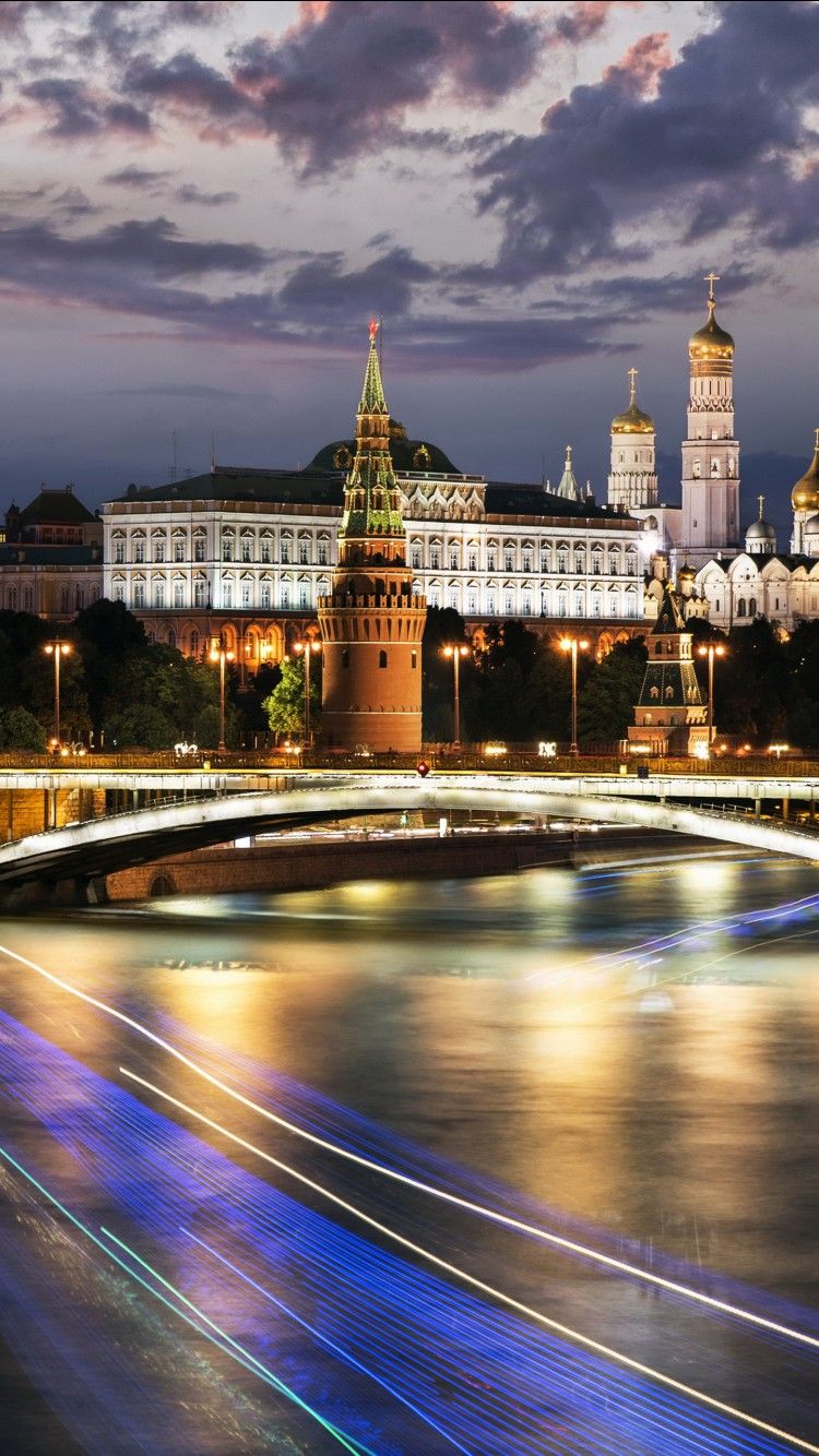 750x1334 Moscow Russia 4K HD Travel Wallpaper