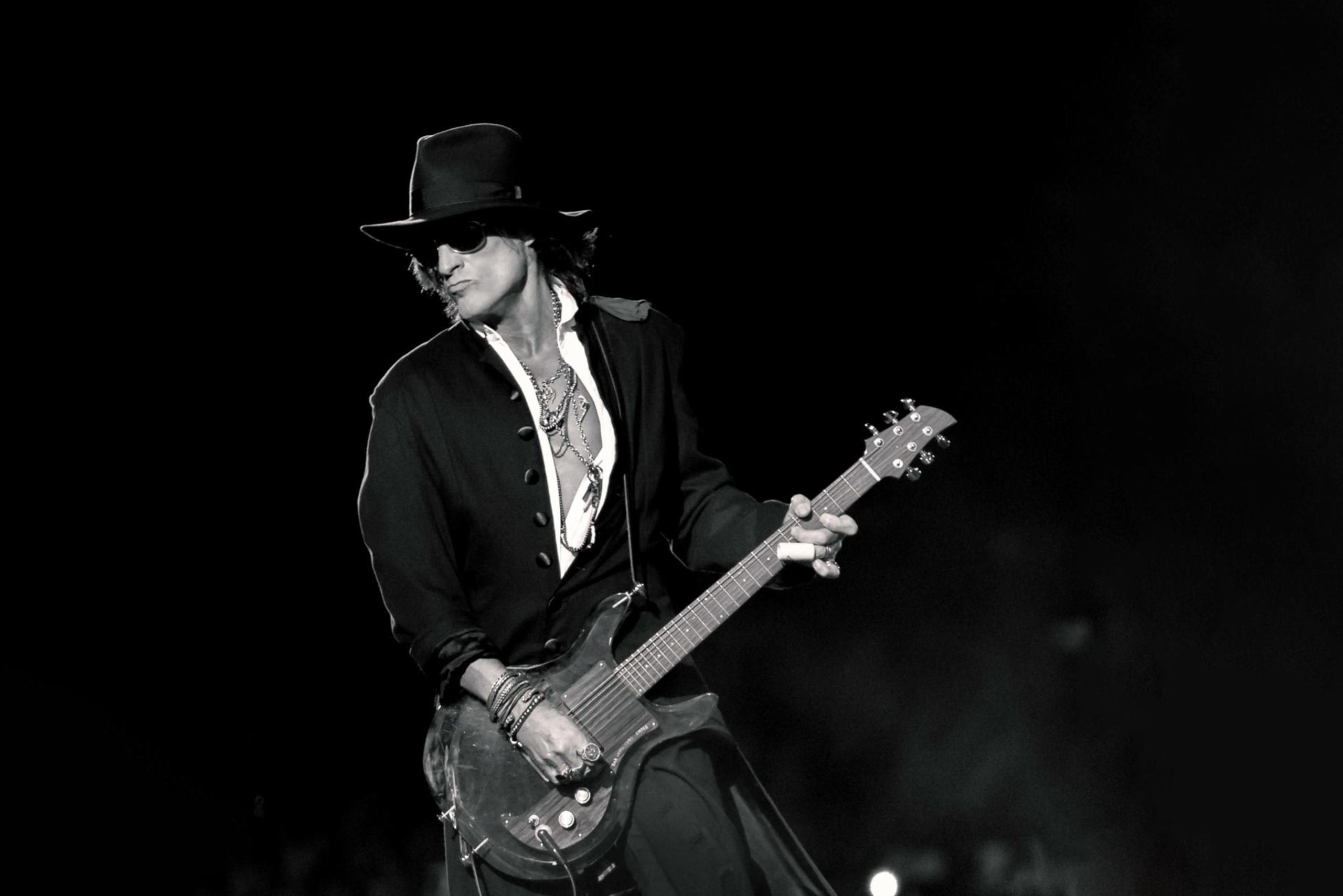 2560x1709 Joe Perry Wallpaper