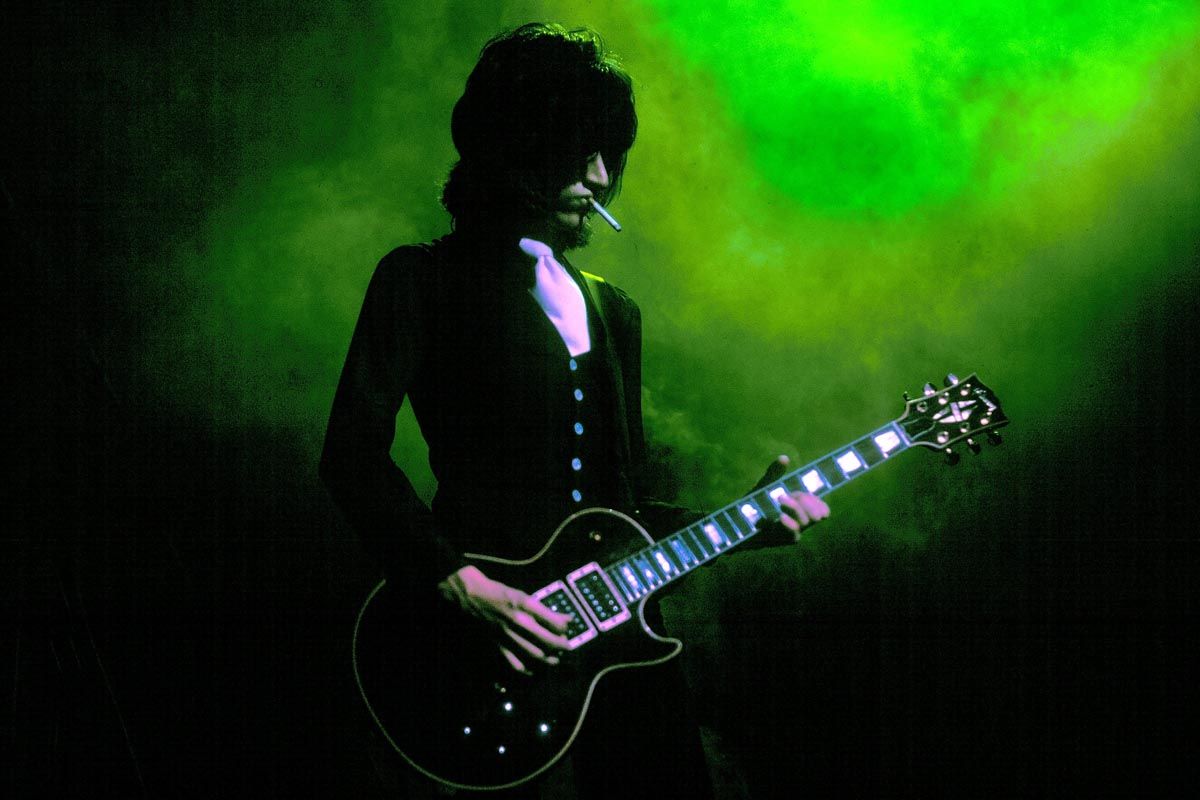 1200x800 How Brian May, Joe Perry, Eddie Van Halen, And More Re Shaped Hard Rock Guitar In The 1970s