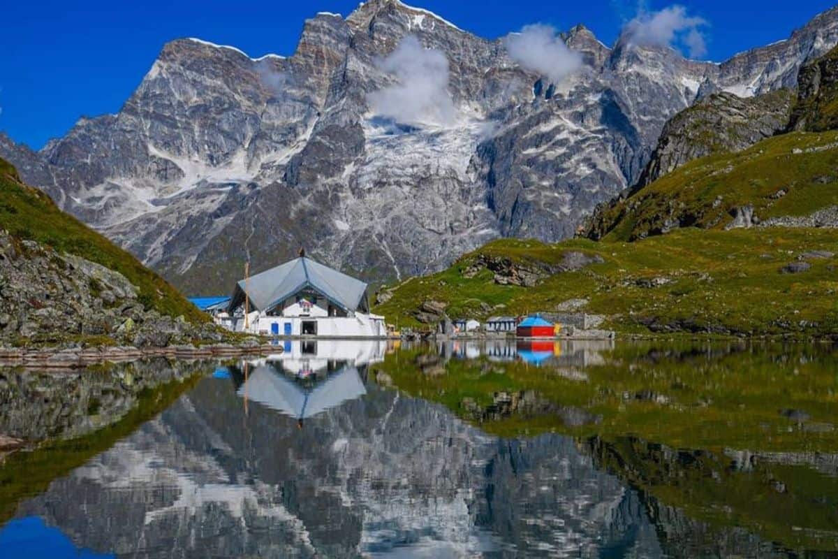 1200x800 Video: Hemkund Sahib Looks Mesmerising In White Covers As It Closes For This Season