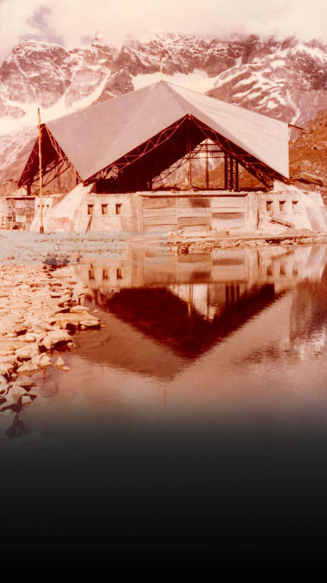 1080x1920 Why You Should Journey To The Lovely Hemkund Sahib