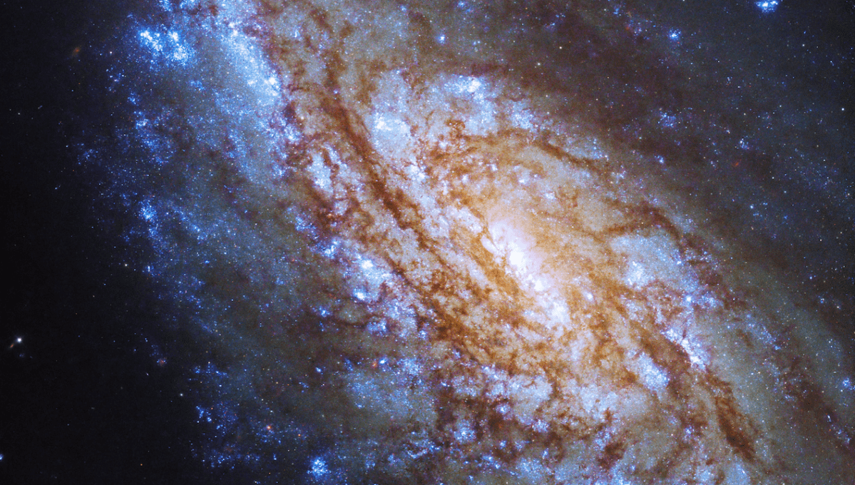 1199x680 Hubble Views Vibrant Virgo Cluster Galaxy NGC 4654