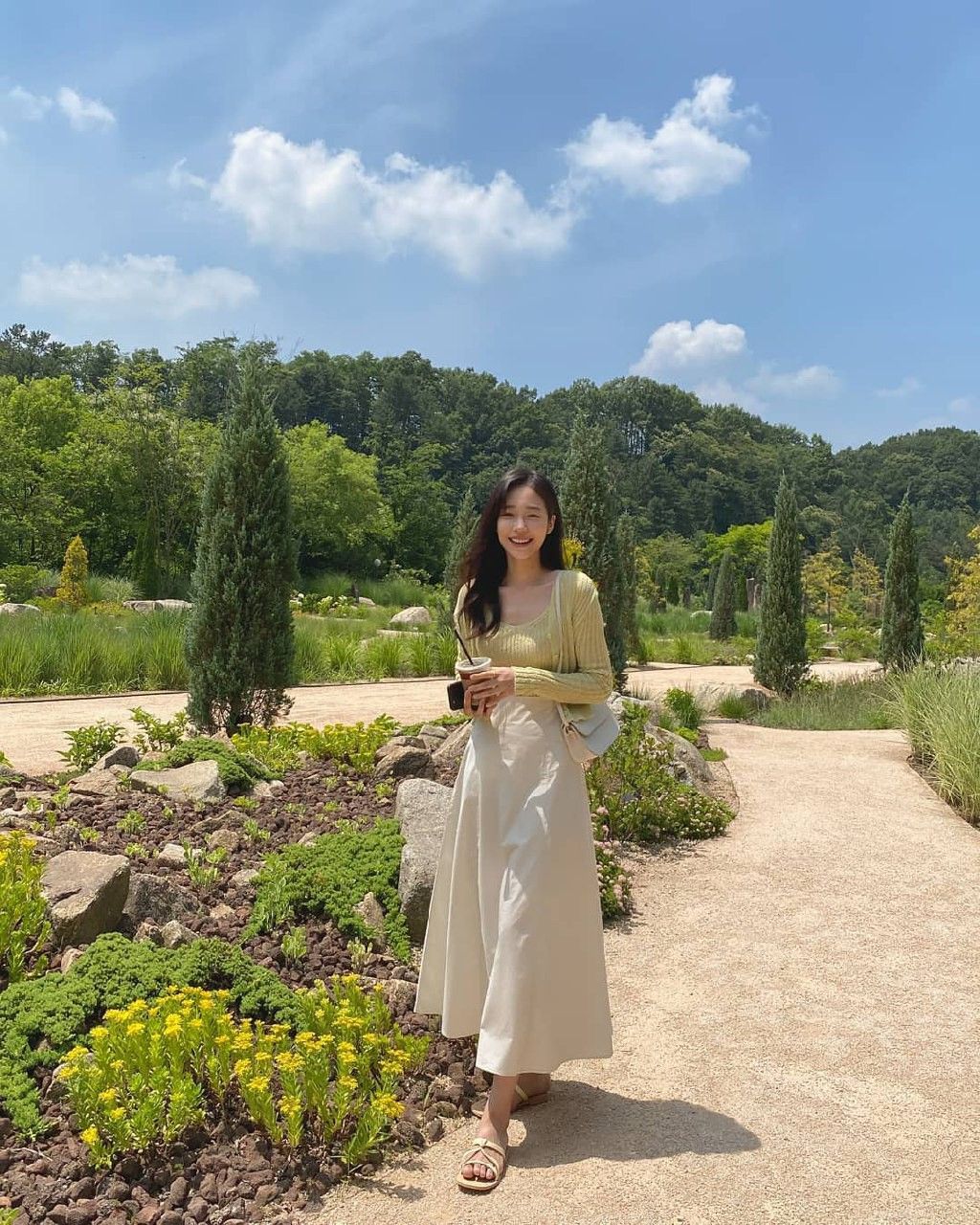 1024x1280 Roh Yoon Seo Wallpaper
