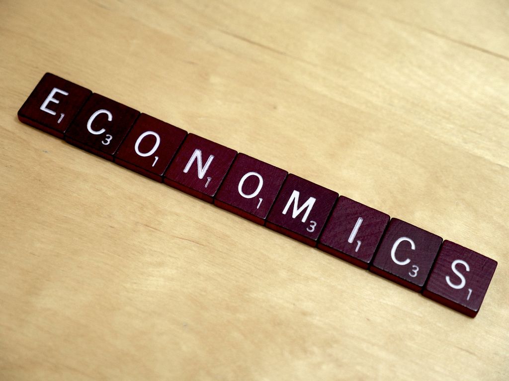 1024x768 Get started with econometrics in R