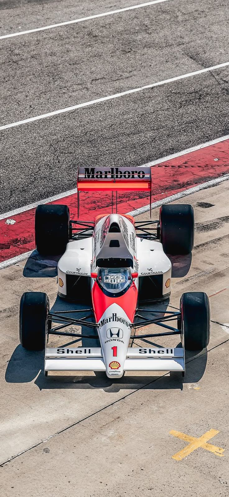 736x1595 McLaren MP4 5
