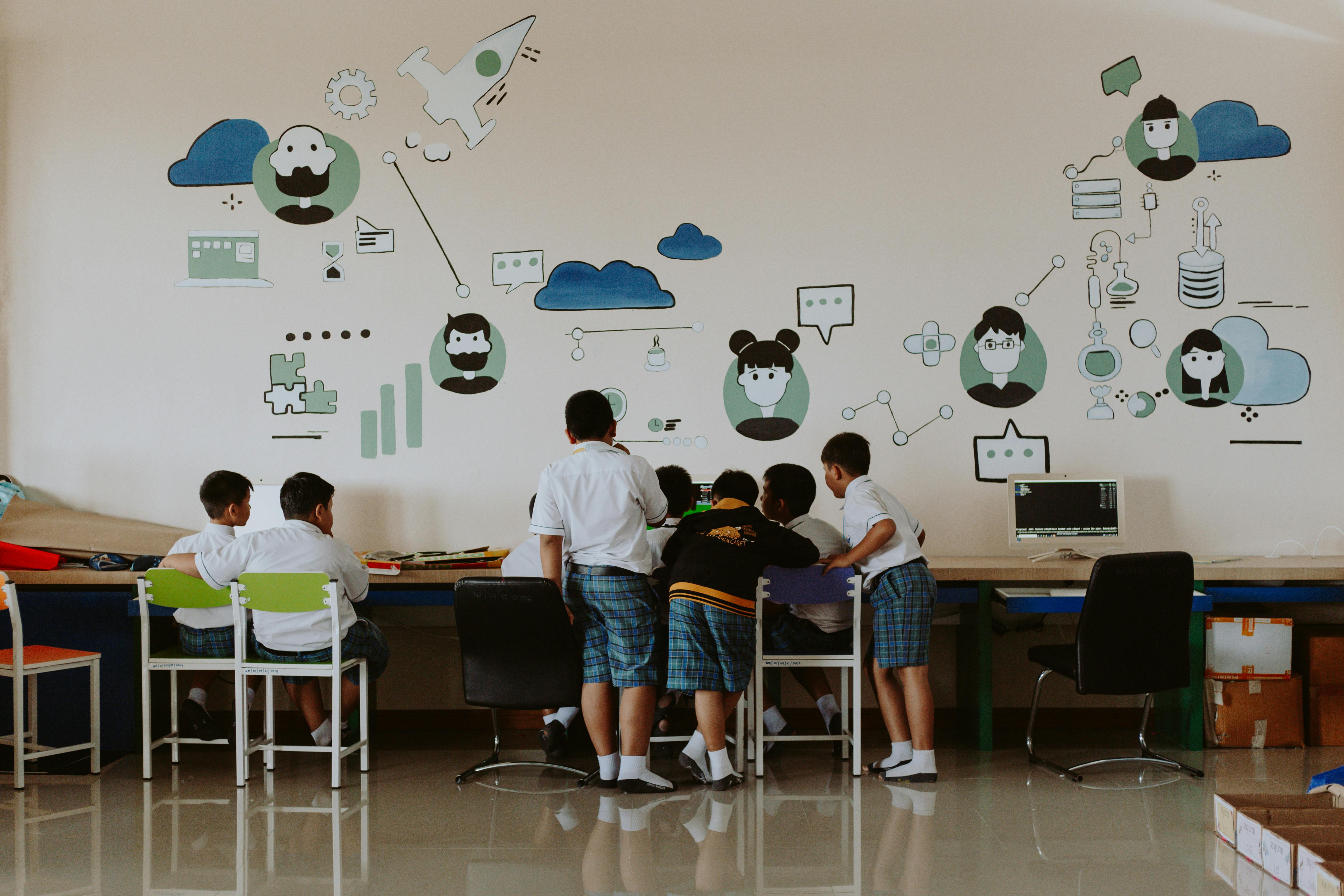 5040x3360 Students Learning in School Computer Lab · Free