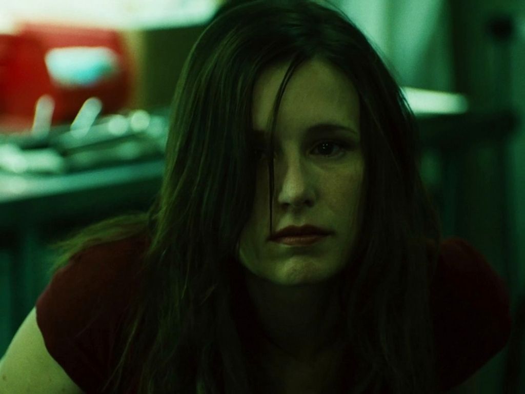 1024x768 Amanda Young Wallpaper