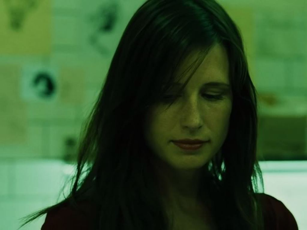 1024x768 Amanda Young Wallpaper