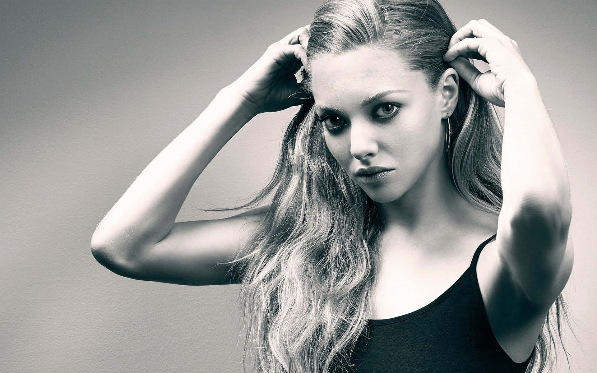 1920x1200 Download Stunning Amanda Seyfried in an elegant photohoot