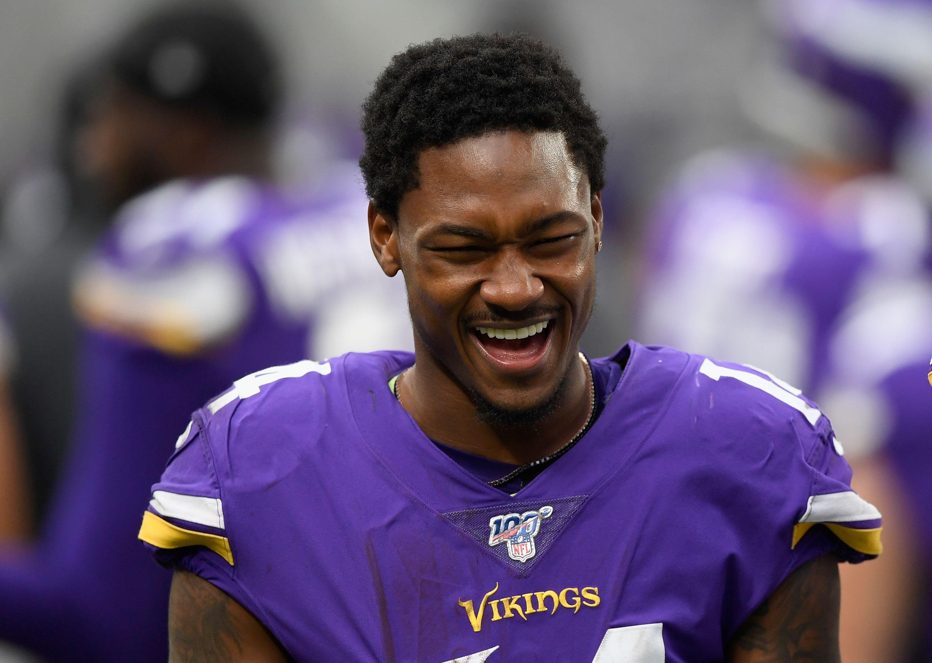 3200x2277 Stefon Diggs continues to troll everyone by wearing another team's