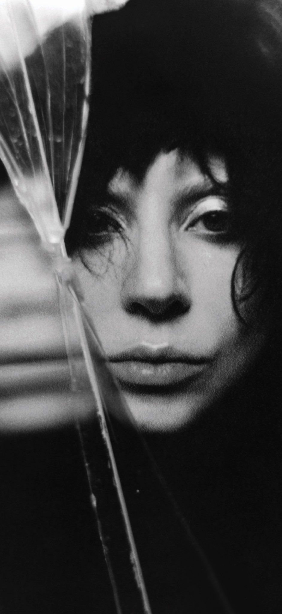 942x2048 Lady Gaga Mayhem Wallpaper