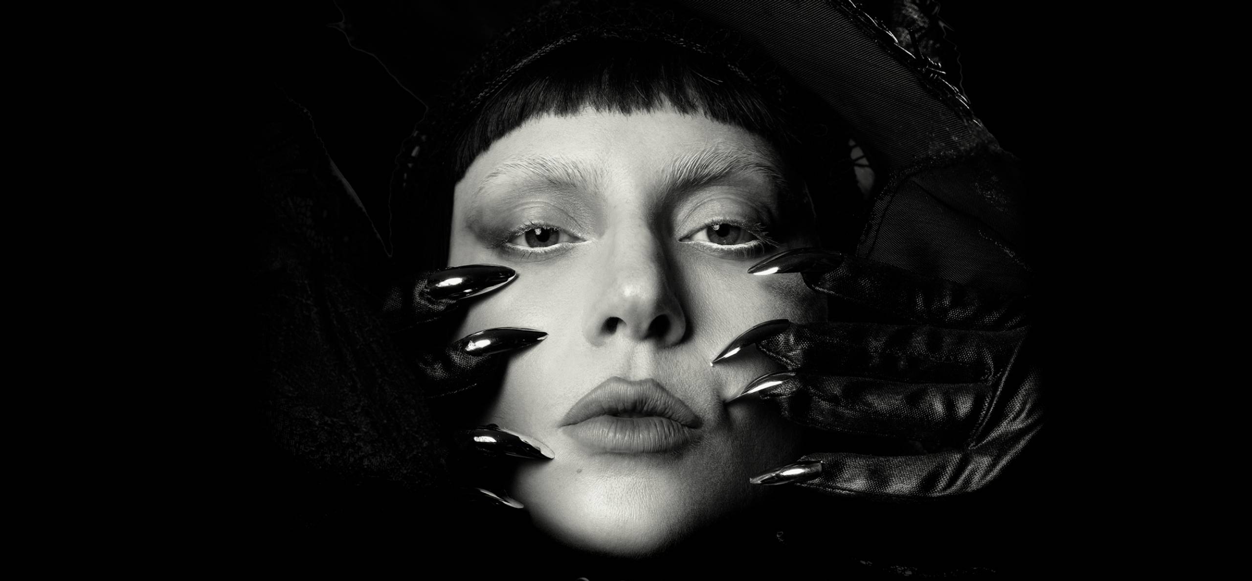 2560x1188 Lady Gaga. The MAYHEM Ball
