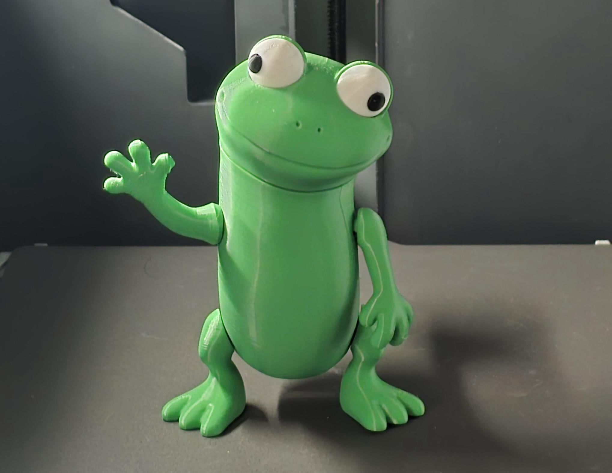 2038x1574 I 3D printed Tom, the world's new favorite viral lizard from Pixar's upcoming movie Hoppers