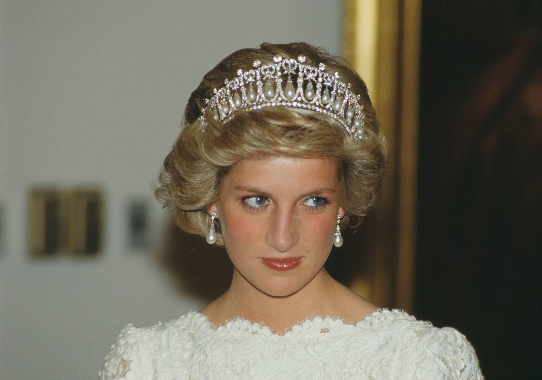 1900x1330 Download Princess Diana Of Wales England Wallpaper