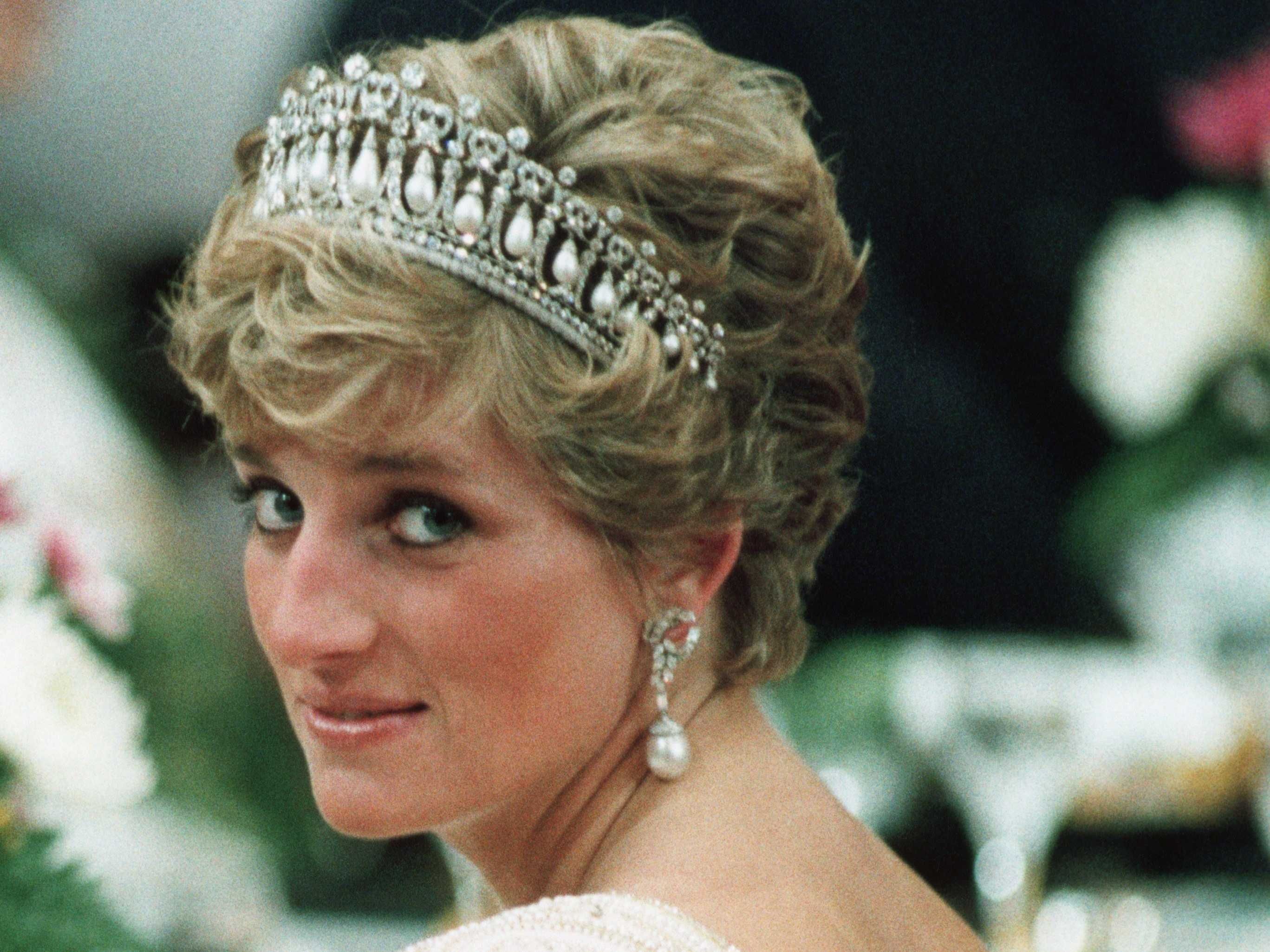 2735x2051 Princess Diana Wallpaper