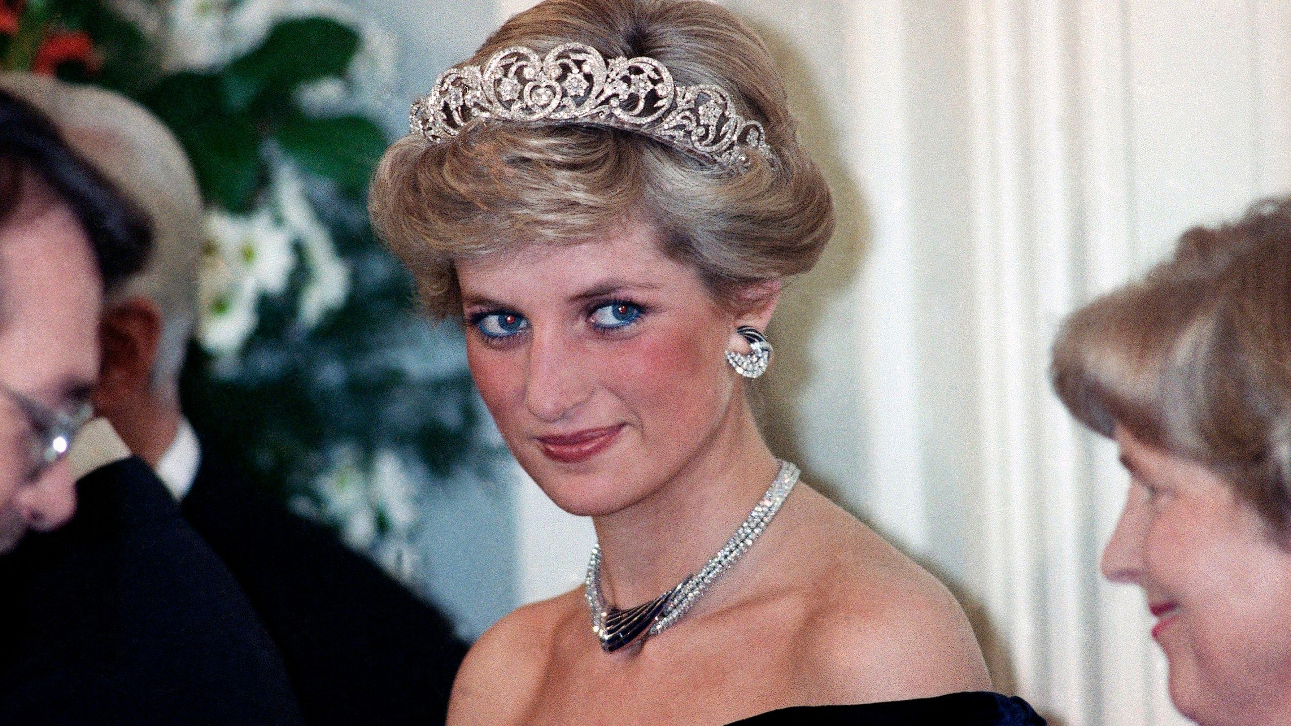 2560x1440 Diana's death stunned the world