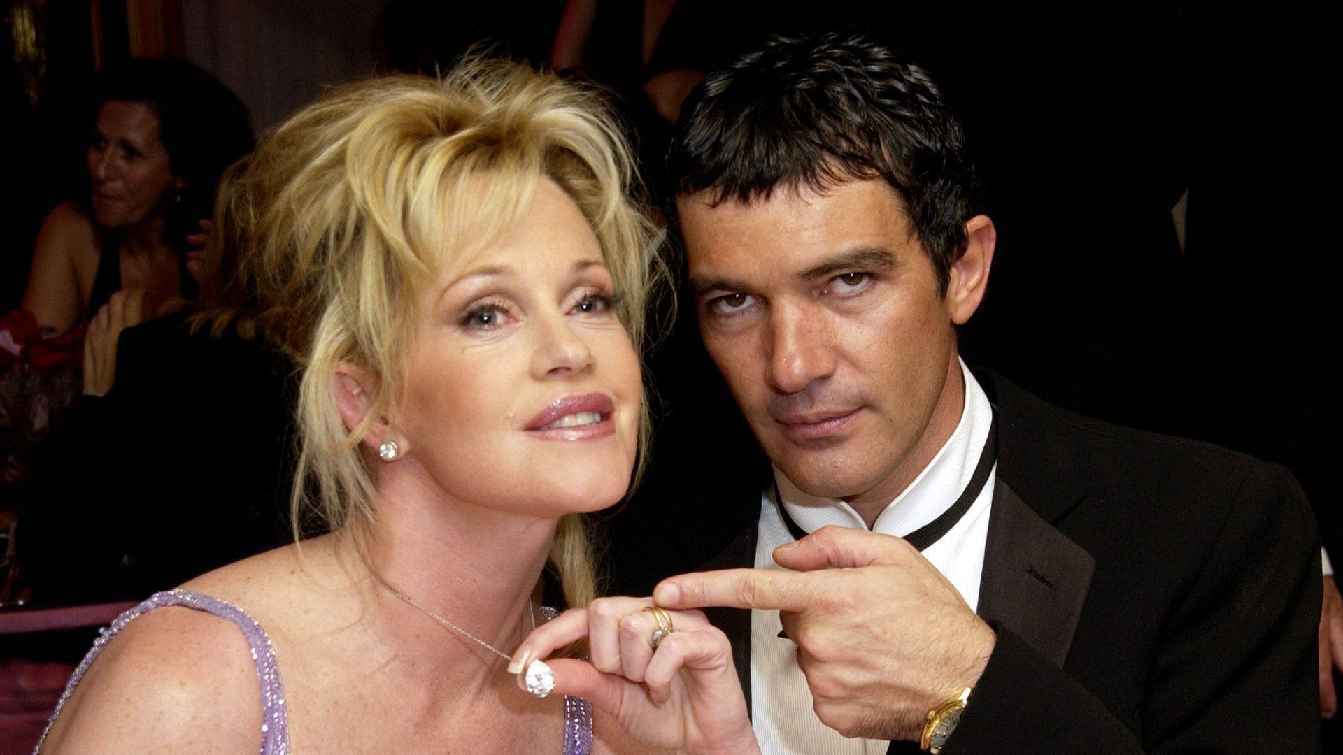 1920x1080 Antonio Banderas and Melanie Griffith walk arm in arm after sweet declarations